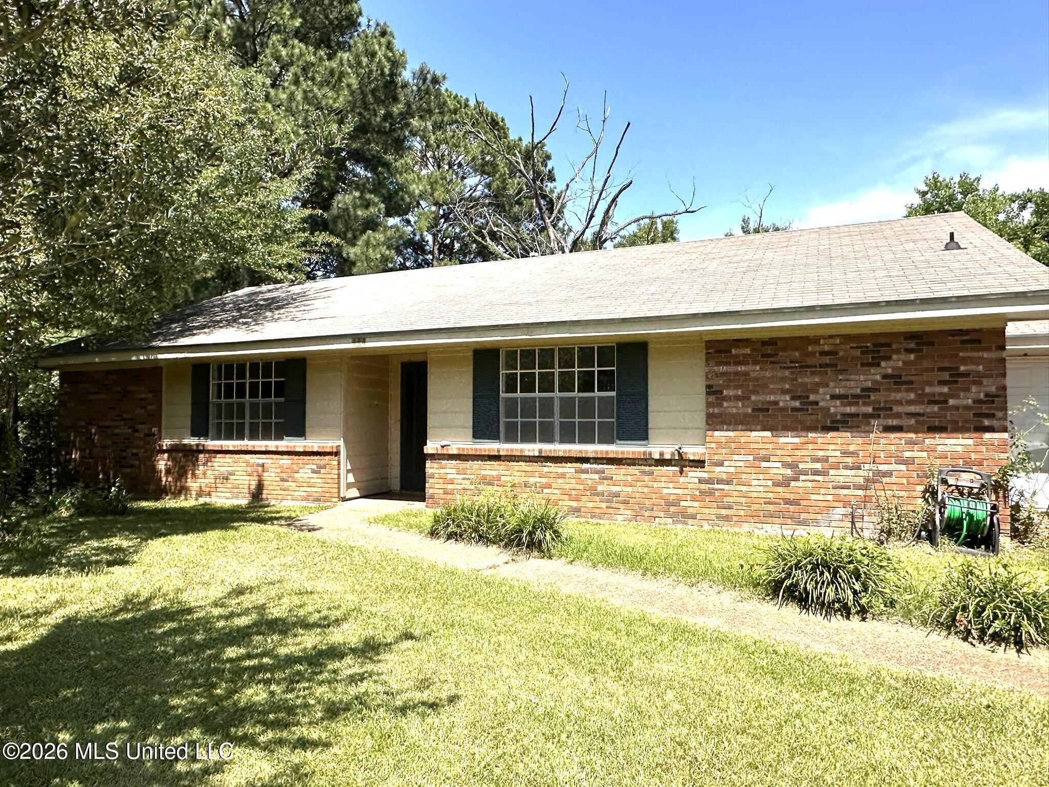 144 Spring Cove Property Photo 1