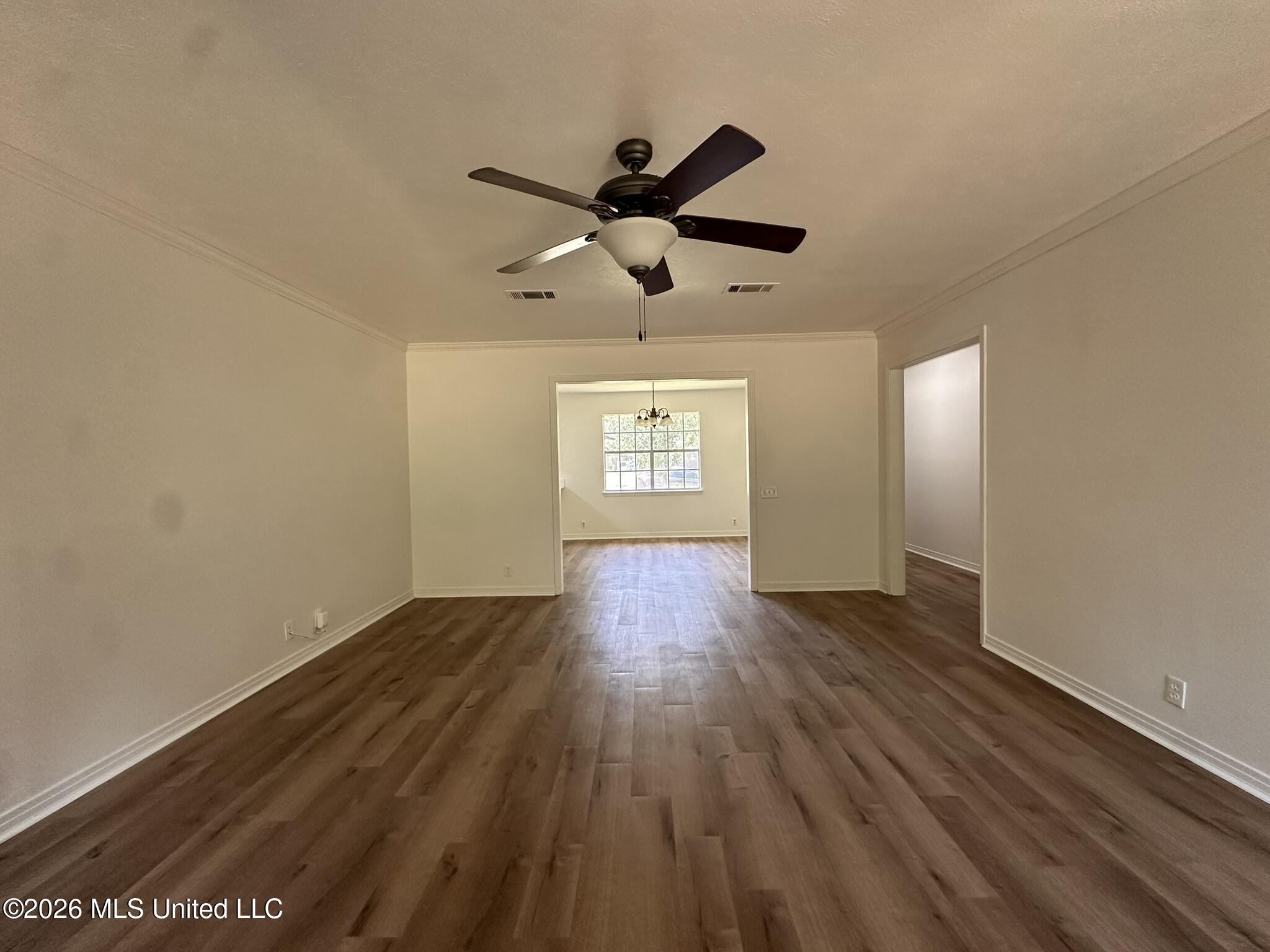 144 Spring Cove Property Photo 5