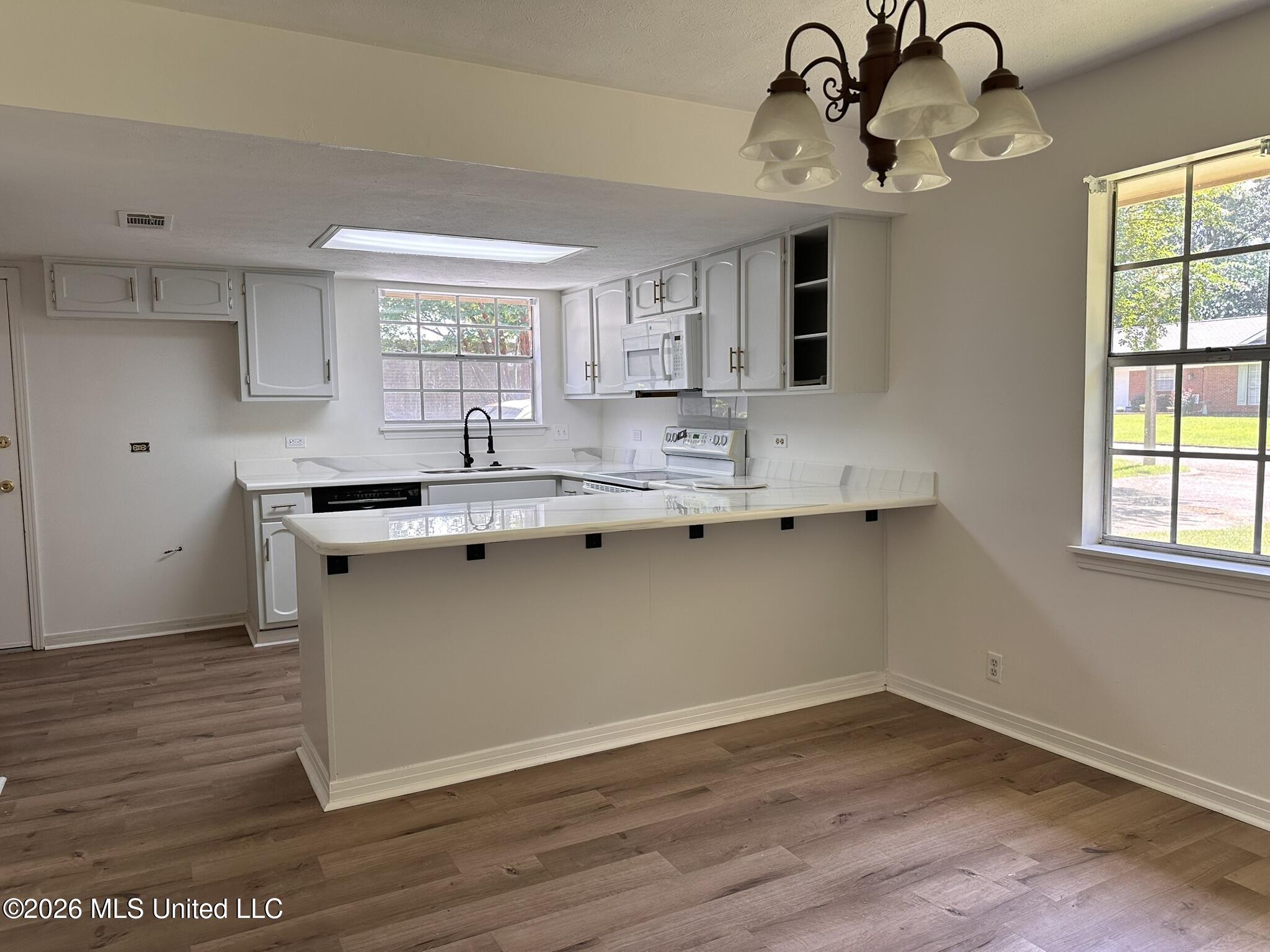 144 Spring Cove Property Photo 6