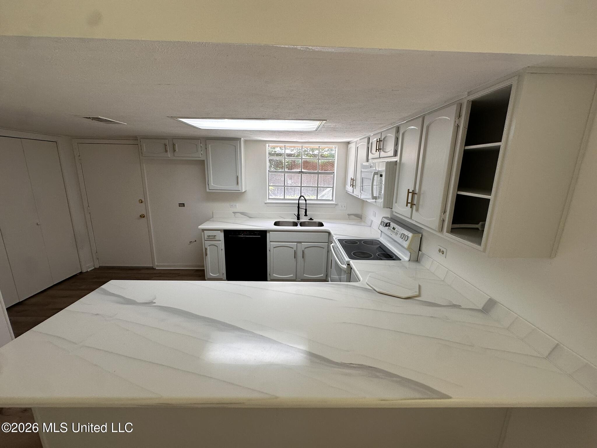 144 Spring Cove Property Photo 9