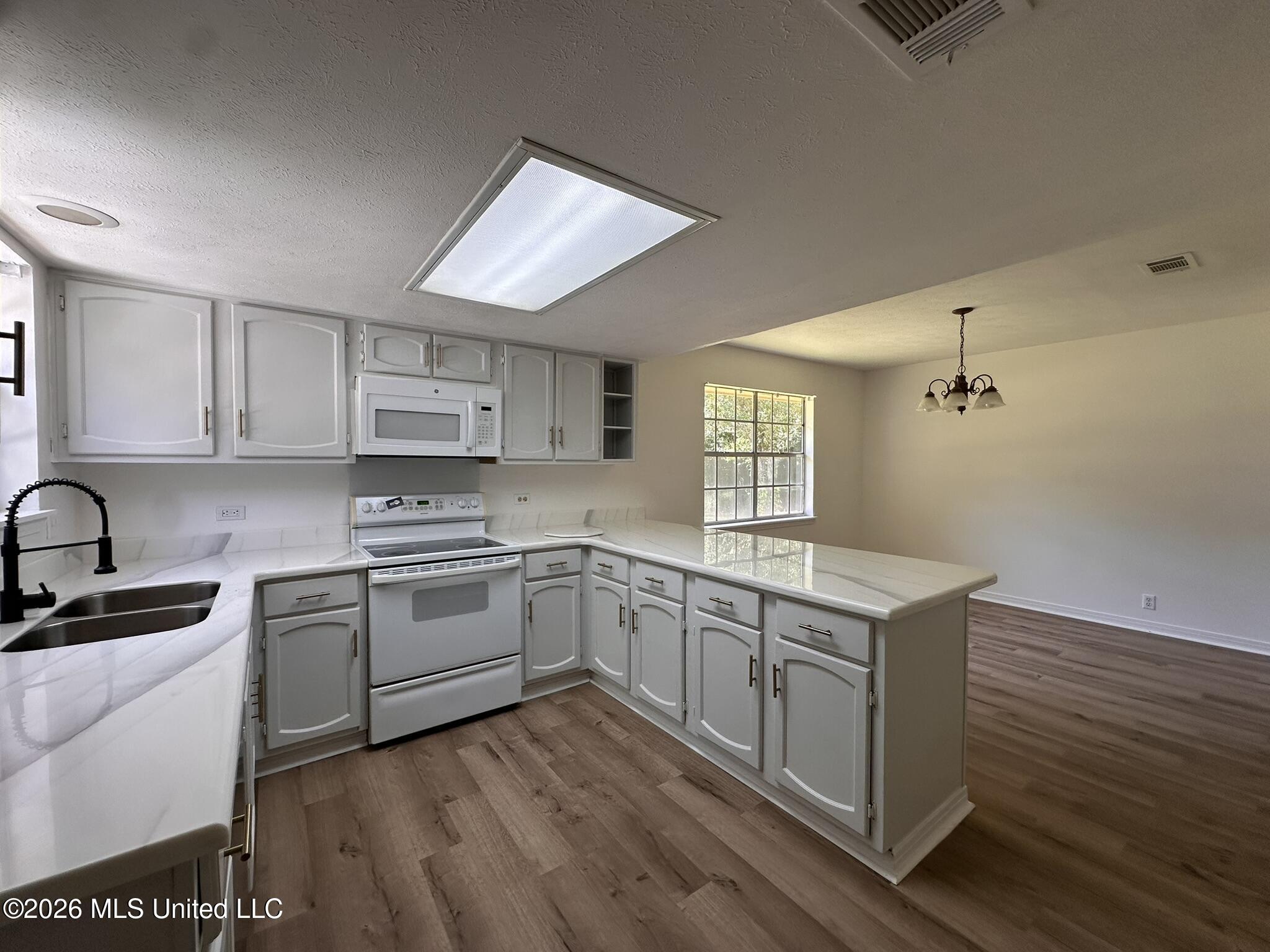 144 Spring Cove Property Photo 10