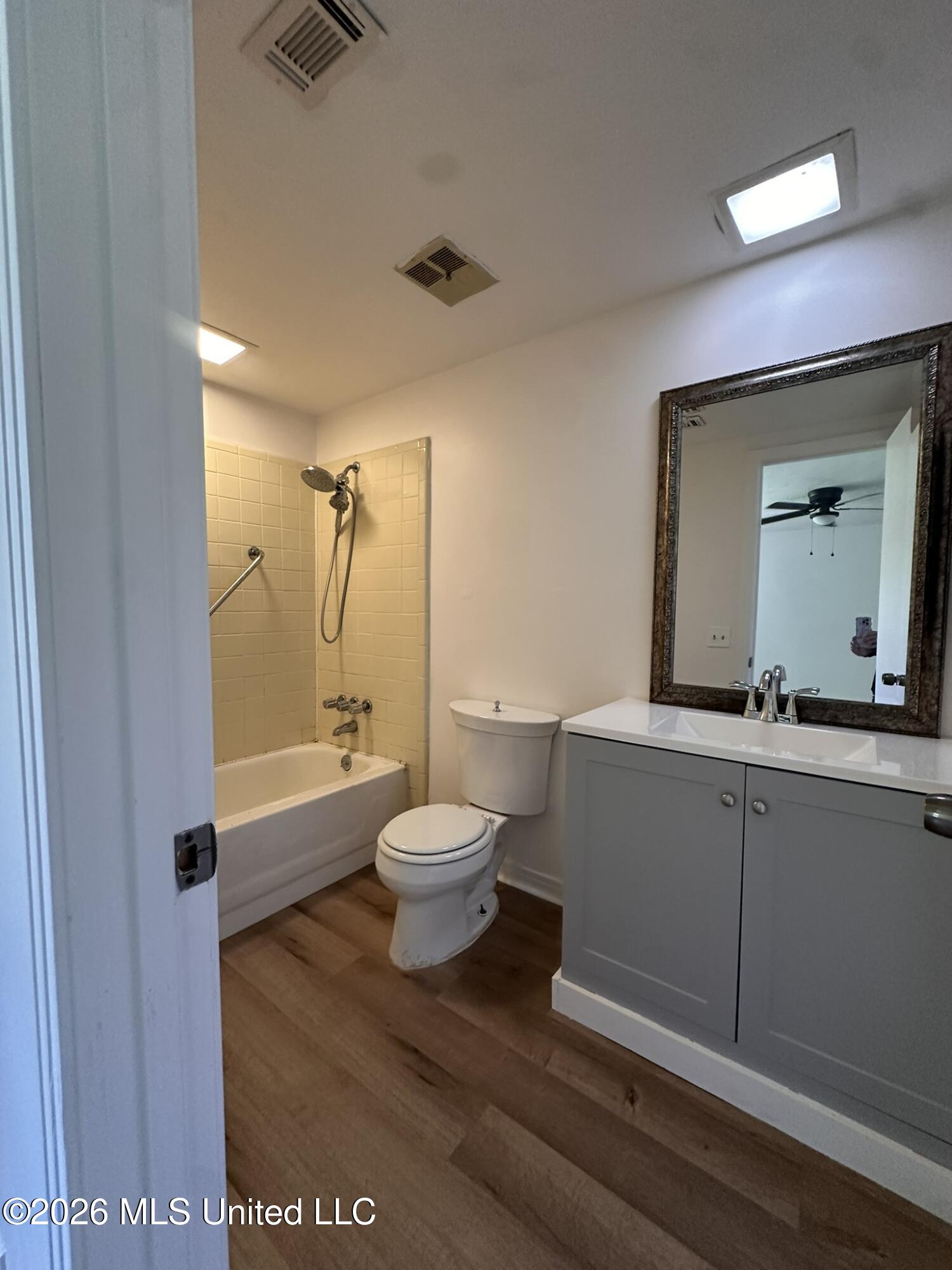 144 Spring Cove Property Photo 12