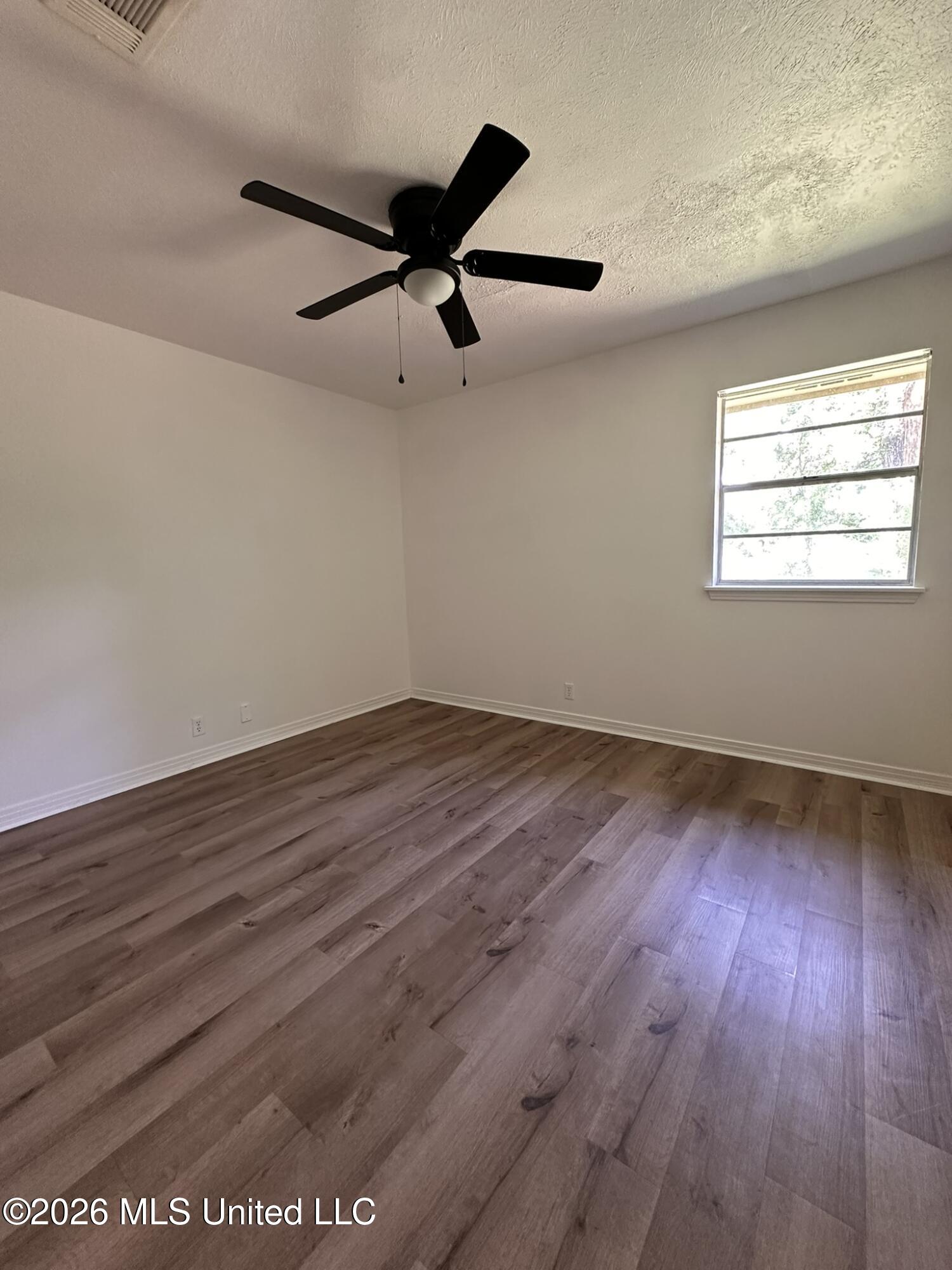 144 Spring Cove Property Photo 13
