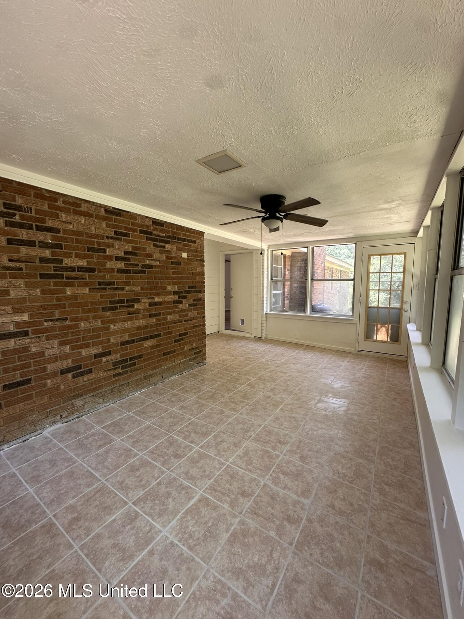 144 Spring Cove Property Photo 15