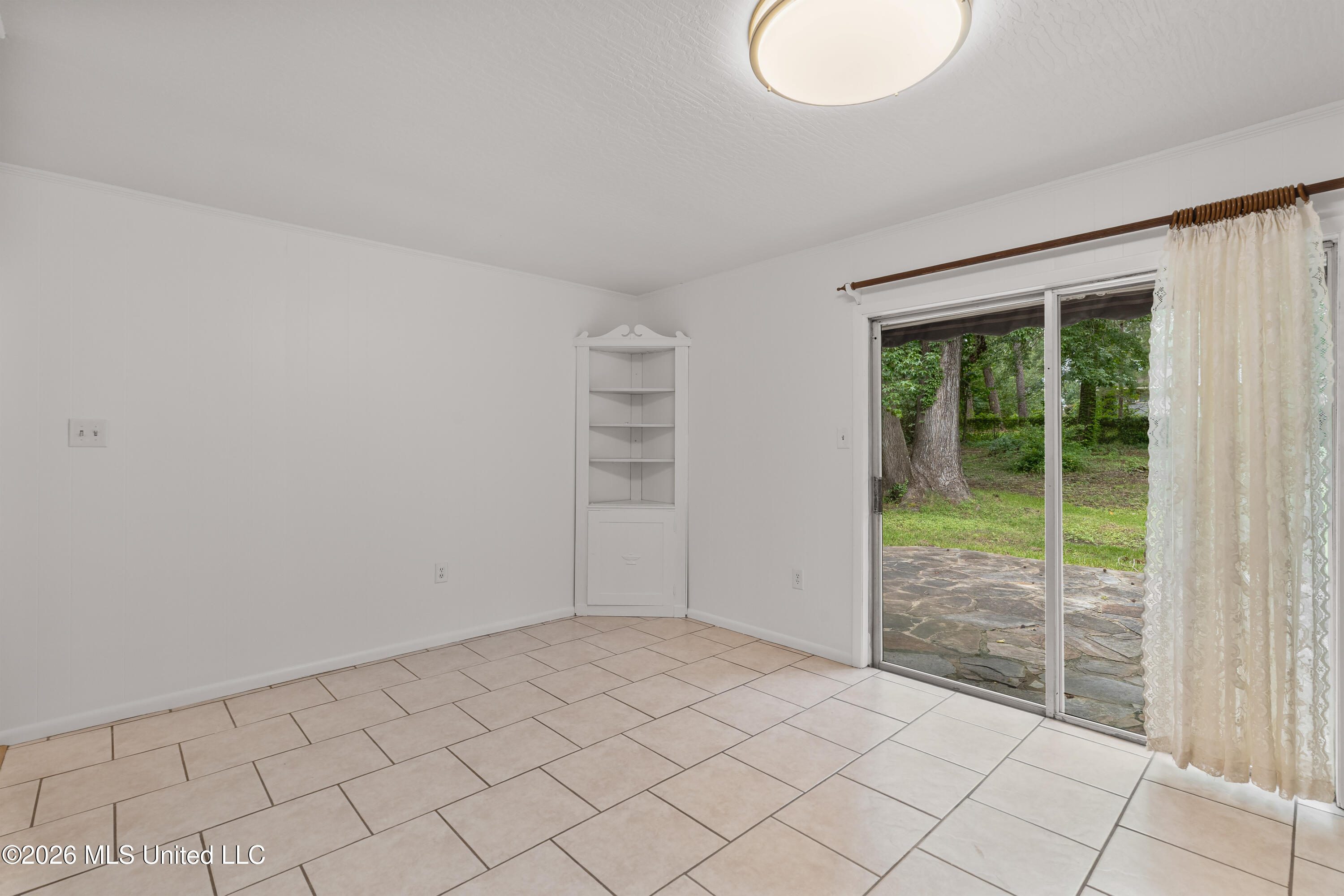 100 Virginia Drive Property Photo 14