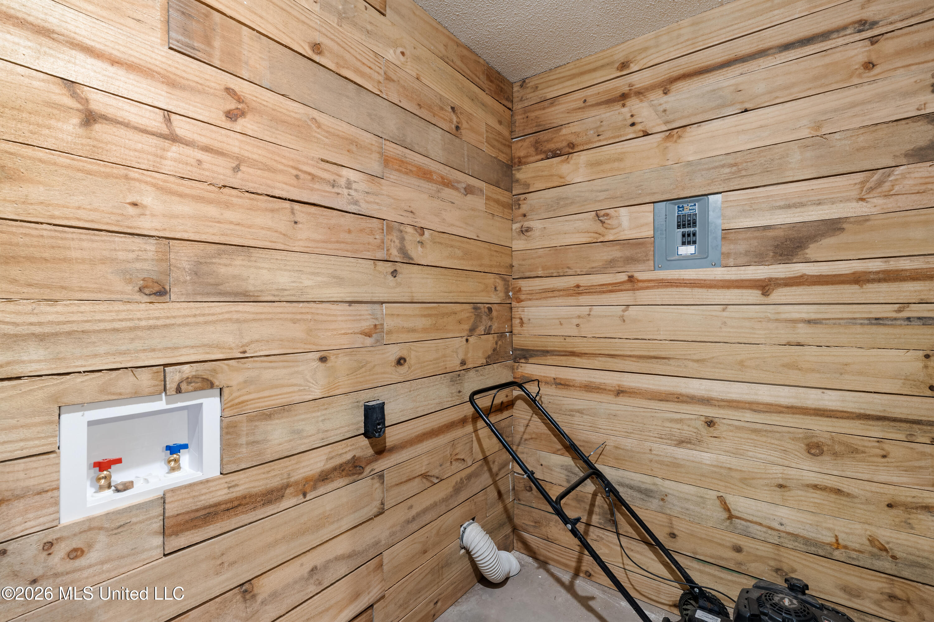 100 Virginia Drive Property Photo 24