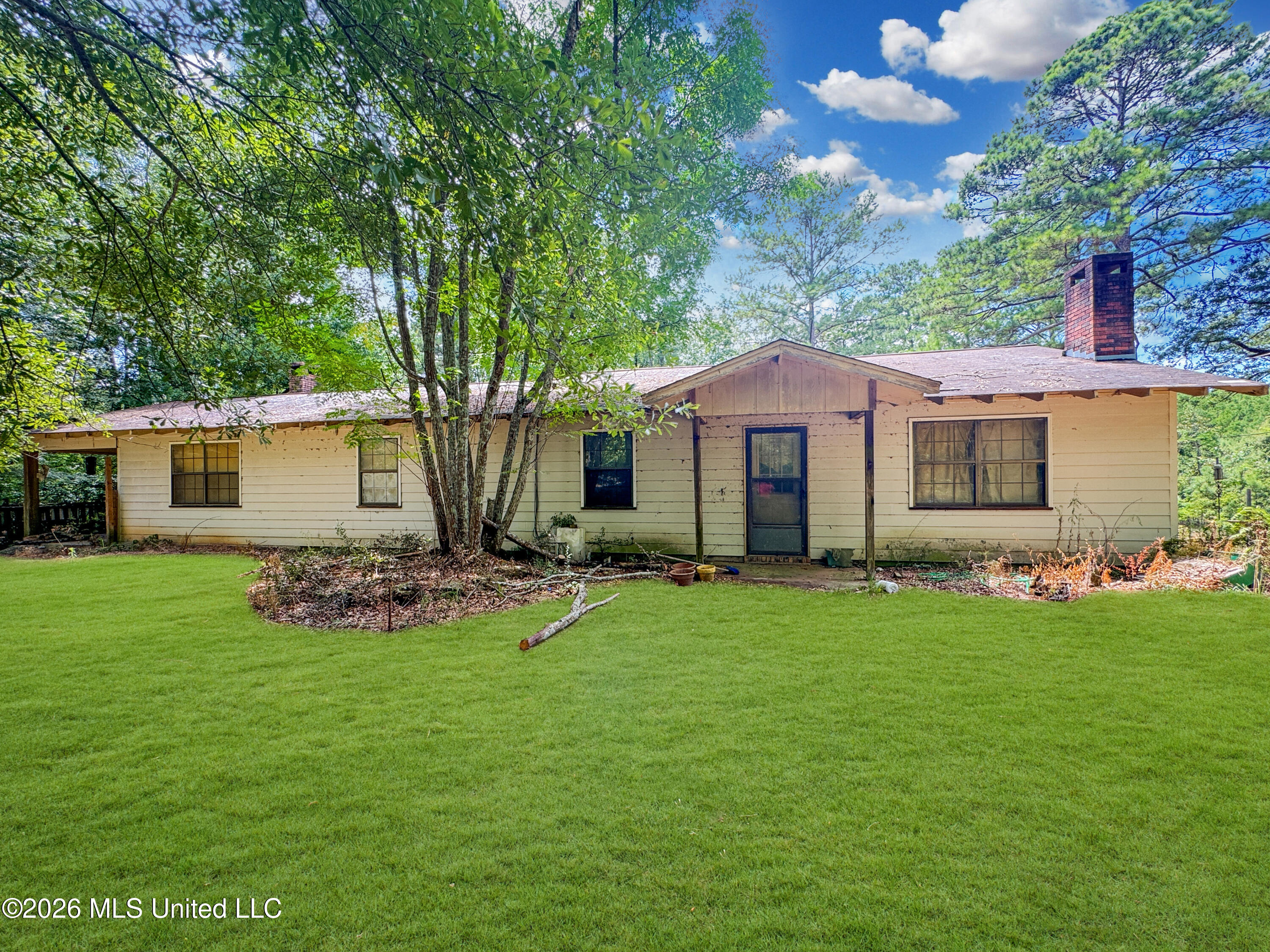 585 Carson-bunkerhill Road Property Photo 1