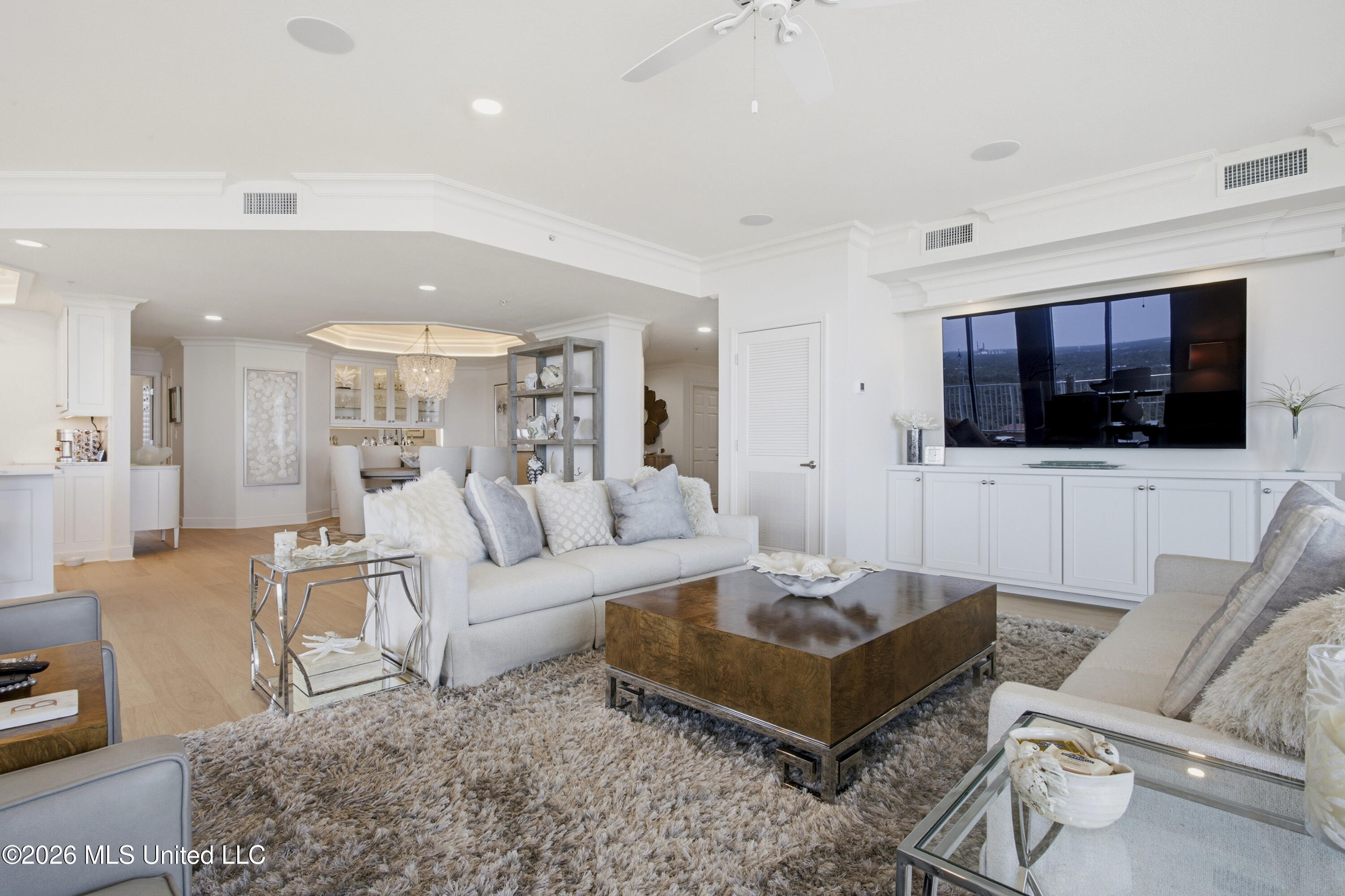 2668 Beach Boulevard Property Photo 8