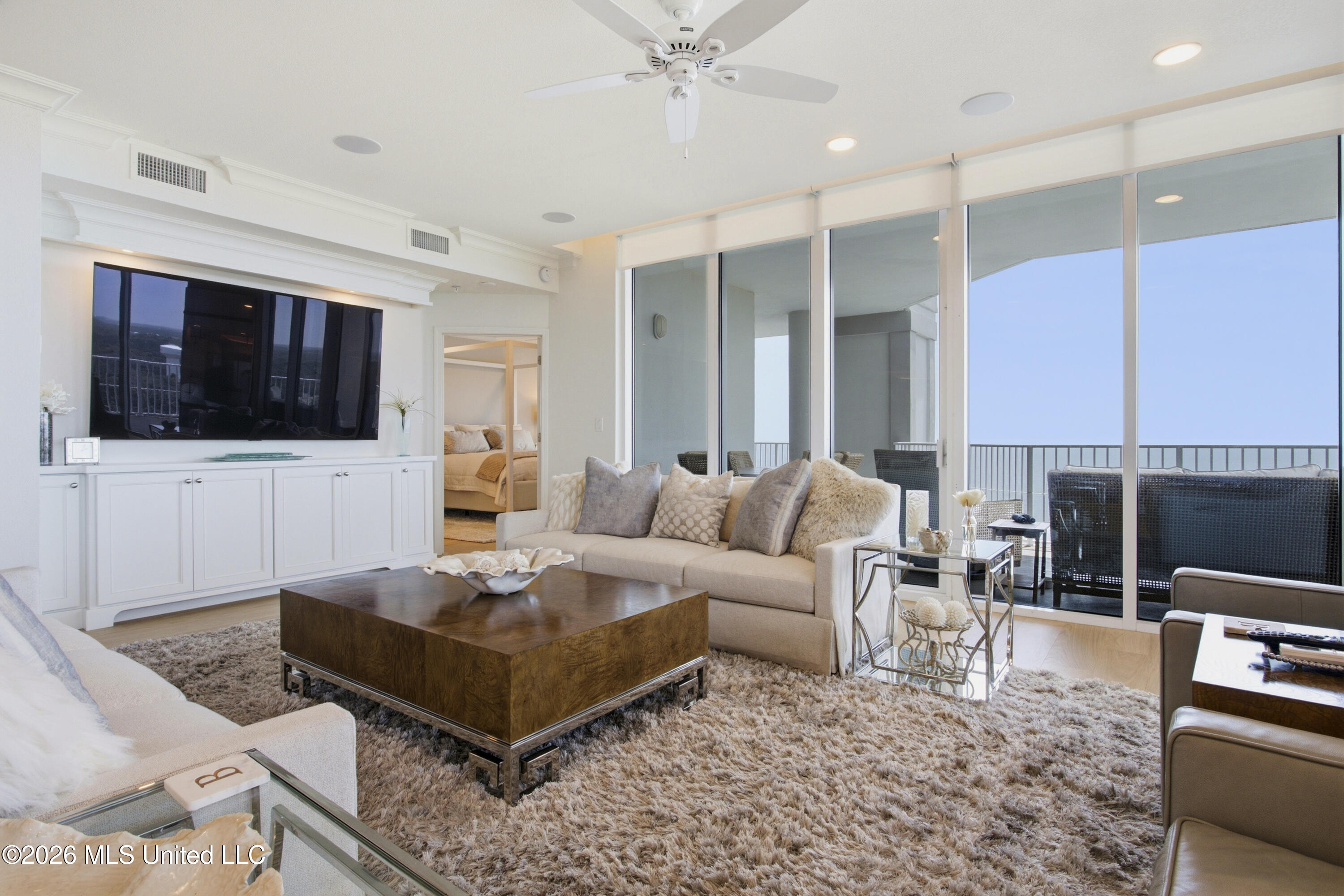 2668 Beach Boulevard Property Photo 9