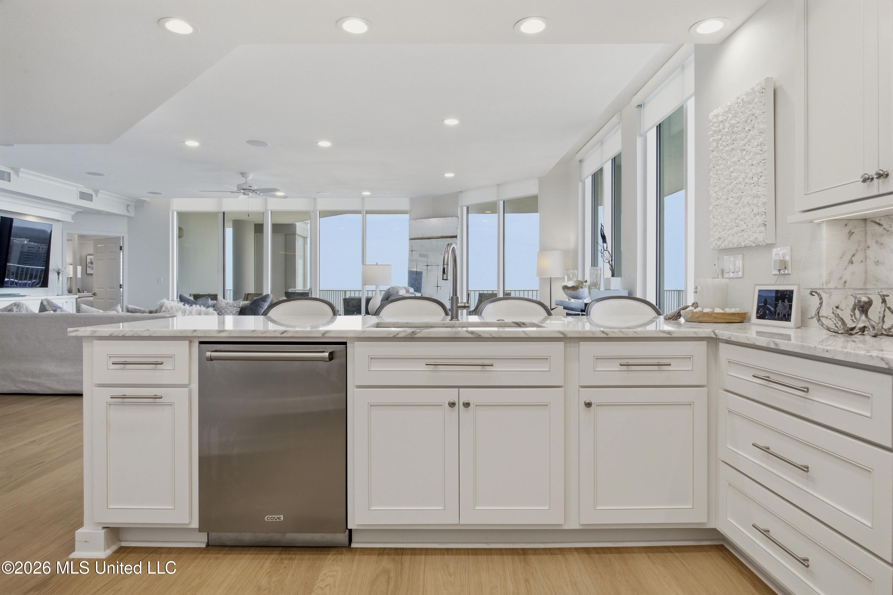 2668 Beach Boulevard Property Photo 17