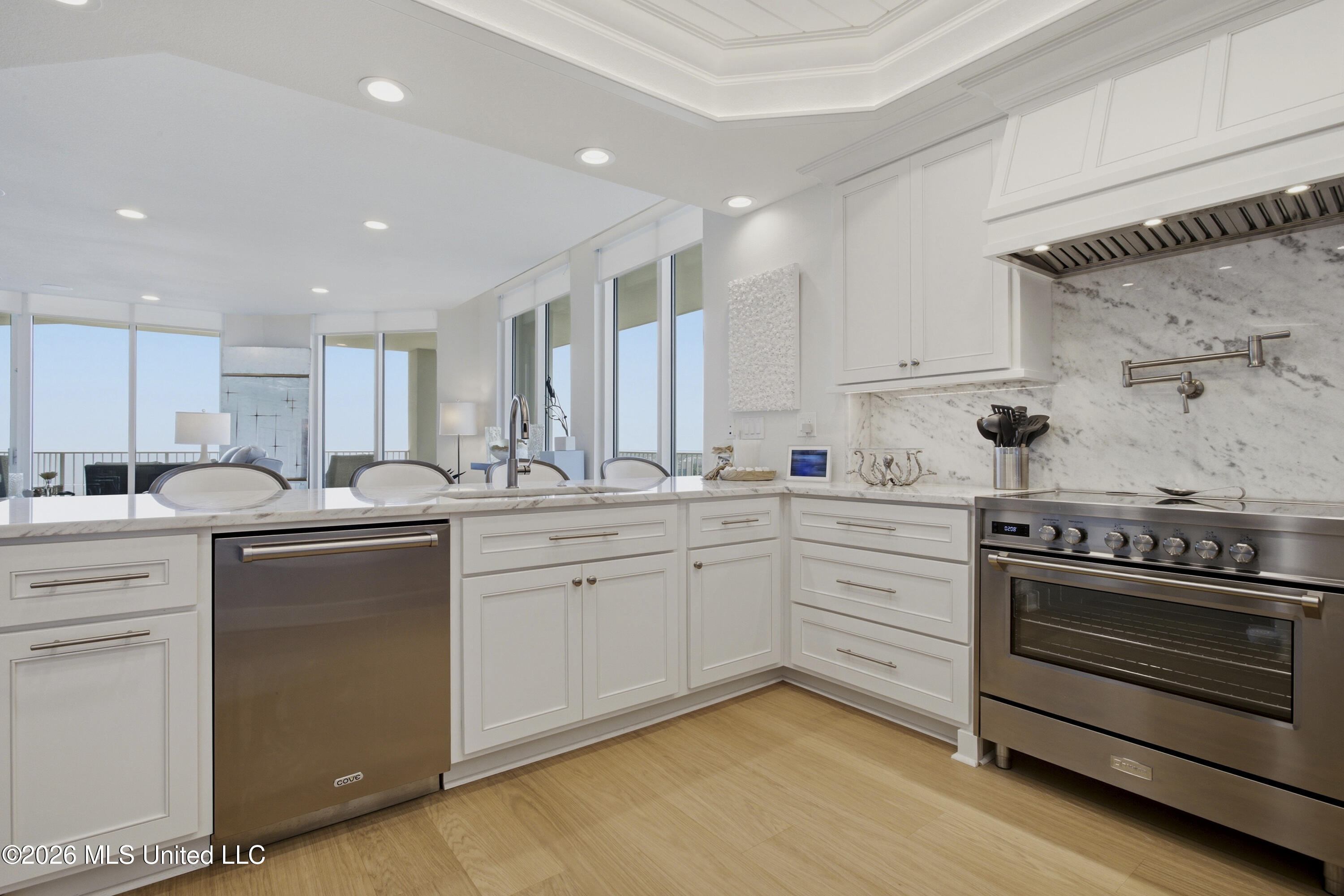 2668 Beach Boulevard Property Photo 18