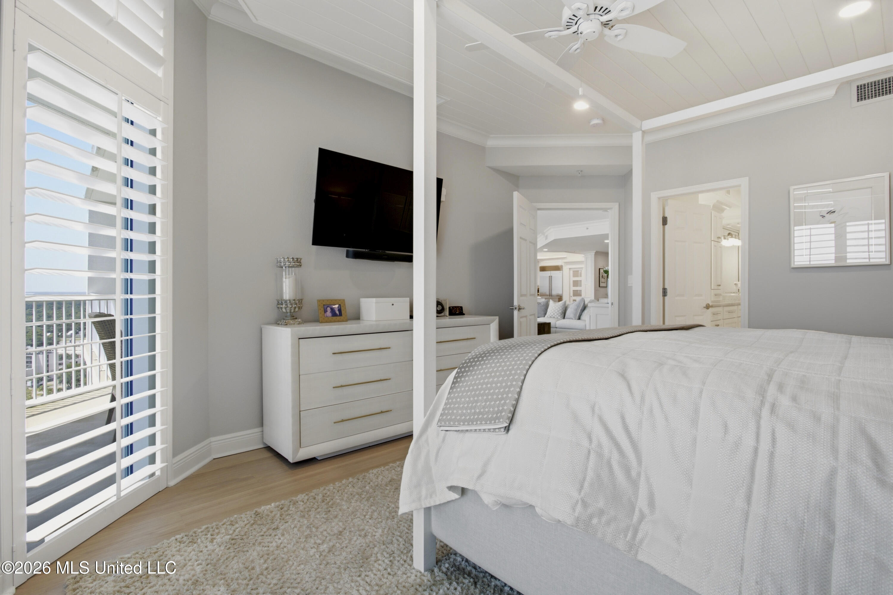 2668 Beach Boulevard Property Photo 32
