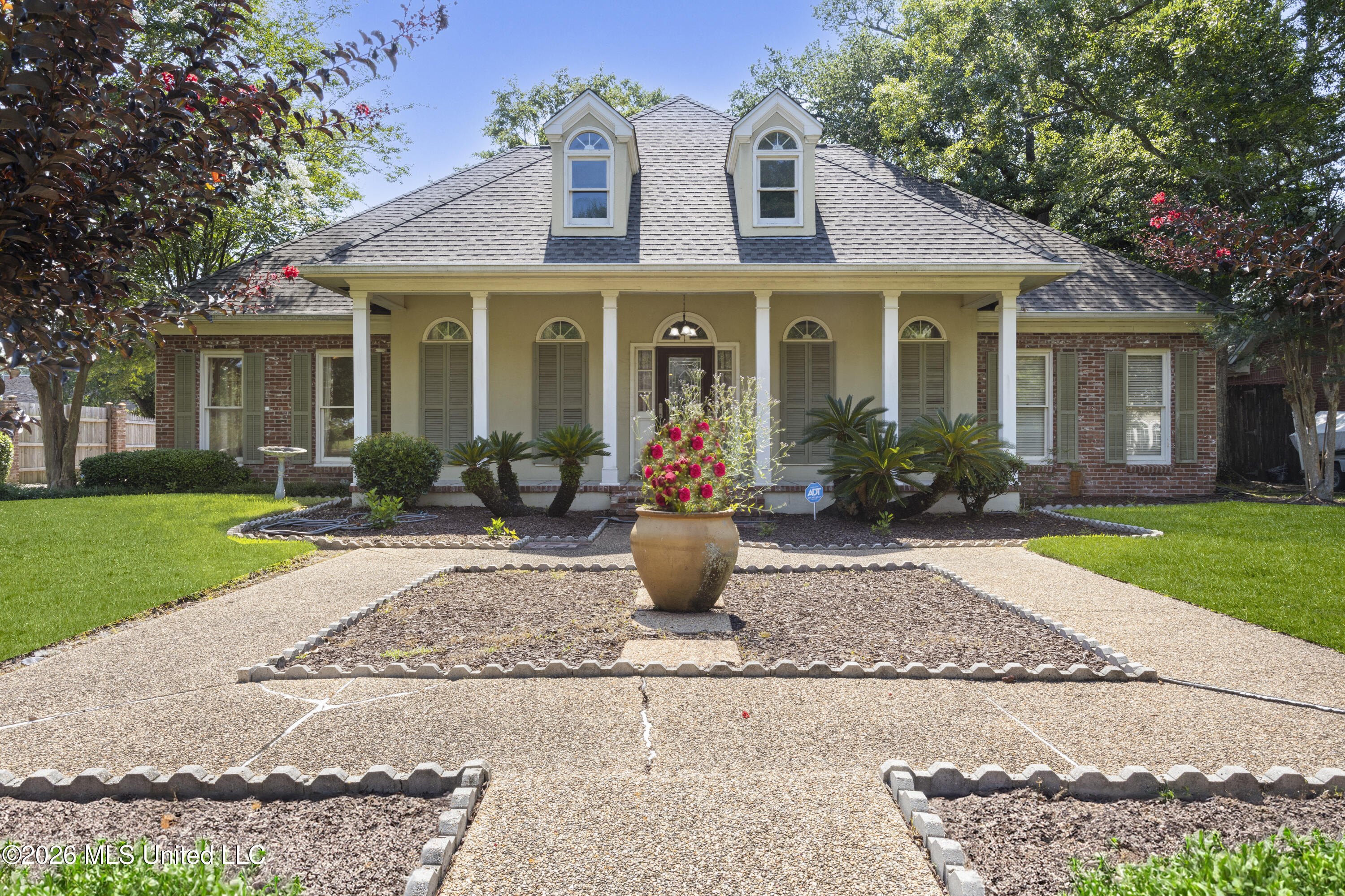 1 High Pointe Drive Property Photo 1