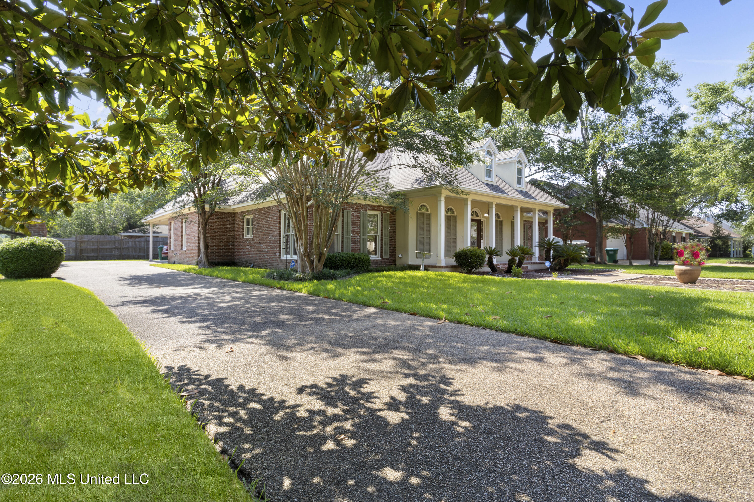 1 High Pointe Drive Property Photo 3