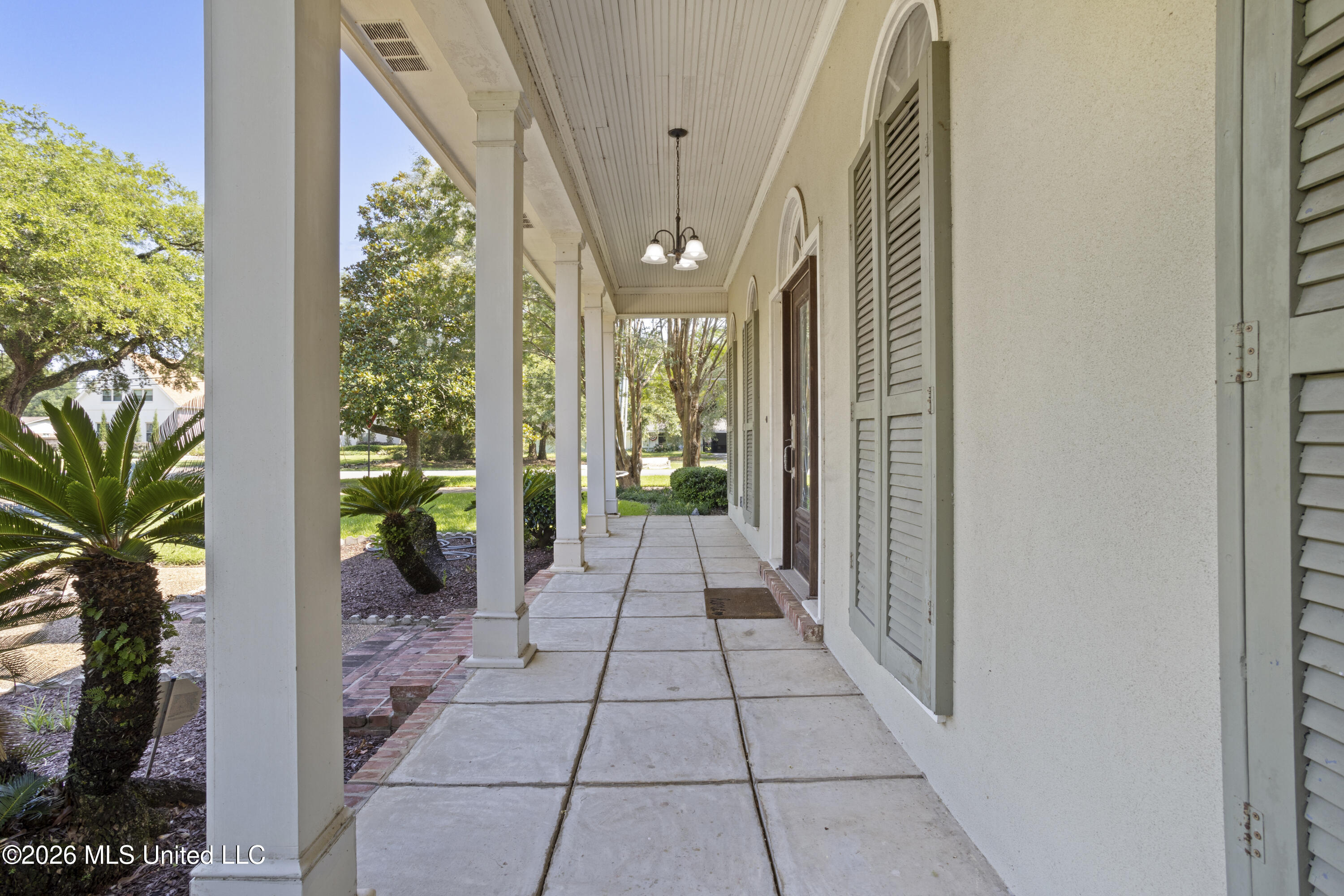 1 High Pointe Drive Property Photo 5