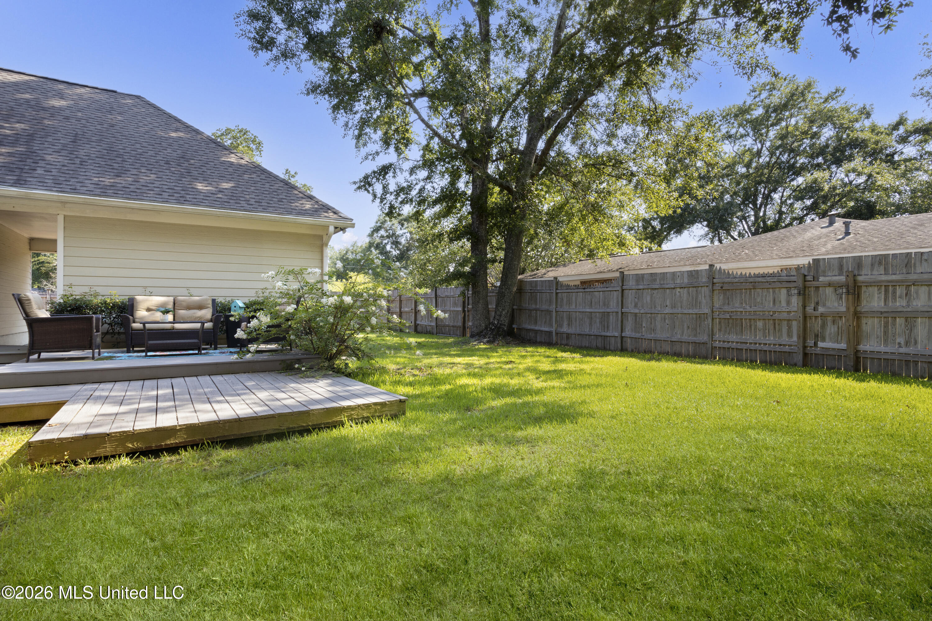 1 High Pointe Drive Property Photo 41