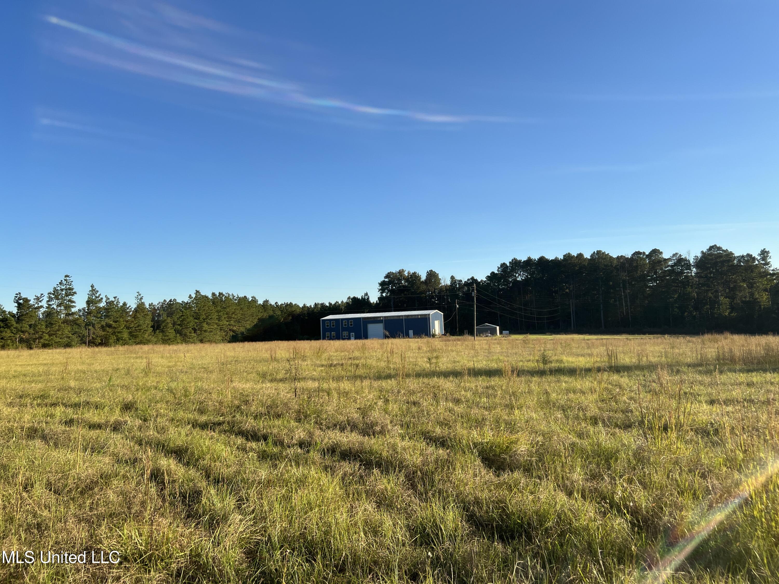 2066 S 569 Highway Property Photo 5
