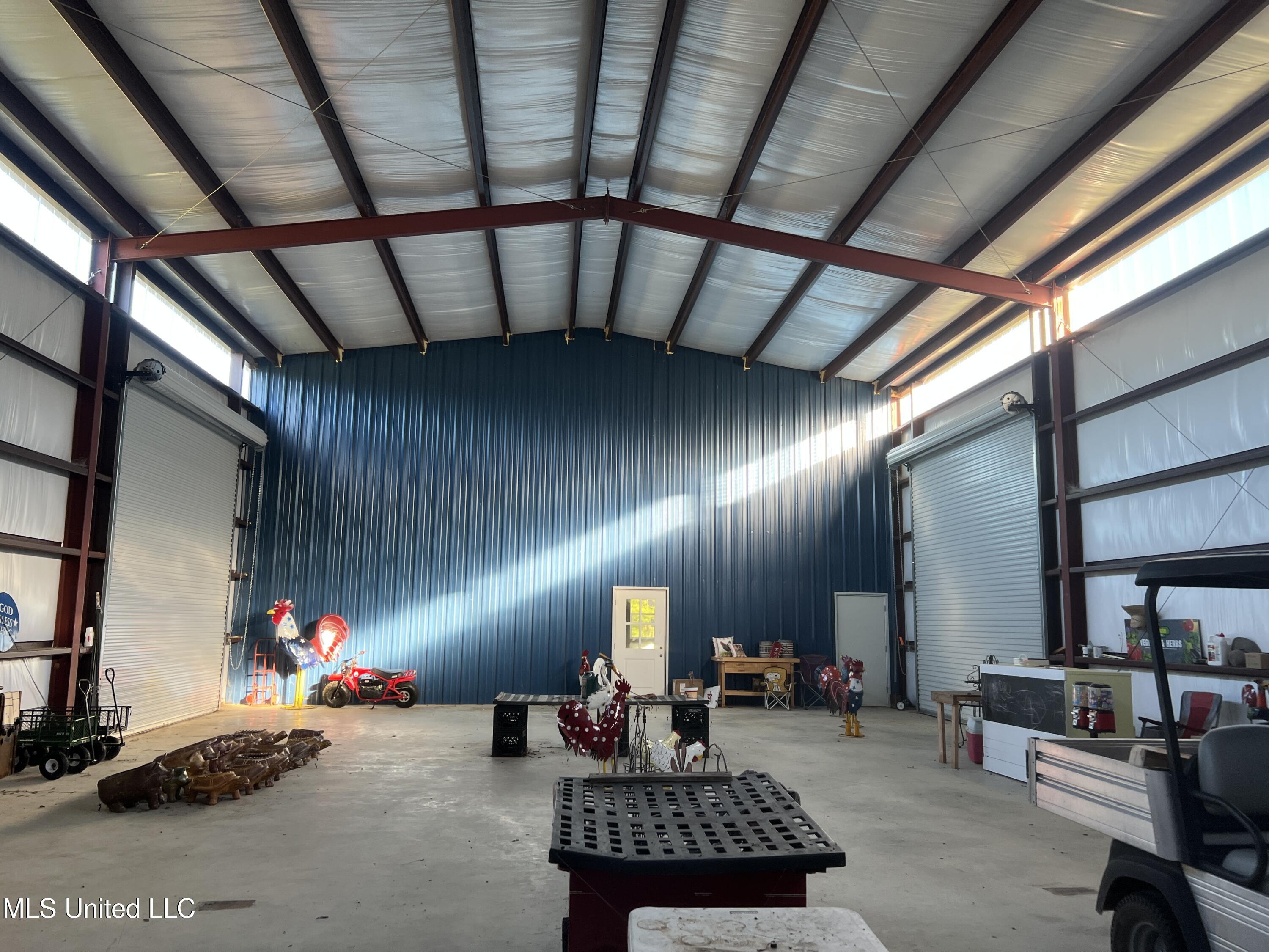 2066 S 569 Highway Property Photo 10