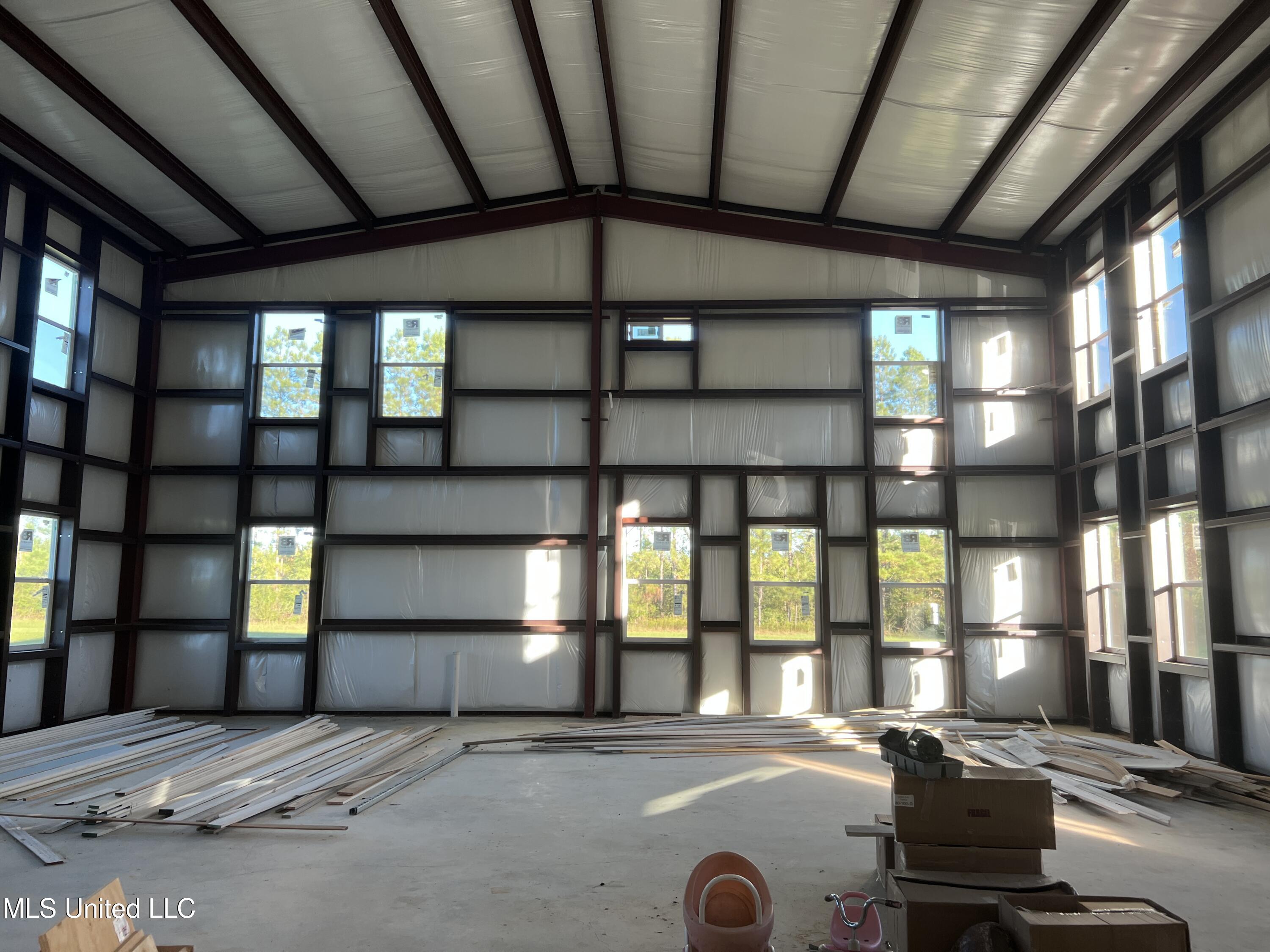 2066 S 569 Highway Property Photo 12