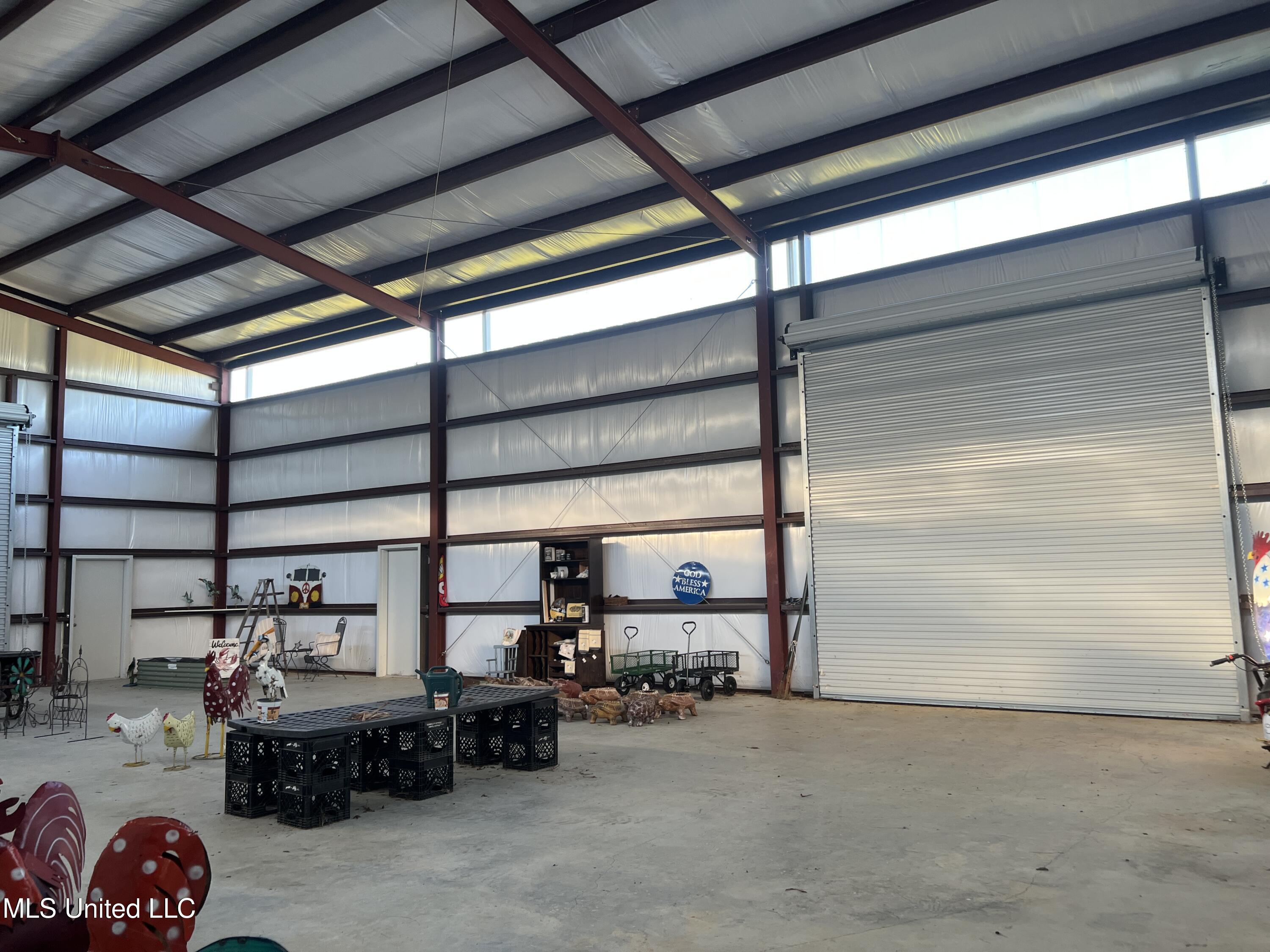 2066 S 569 Highway Property Photo 14