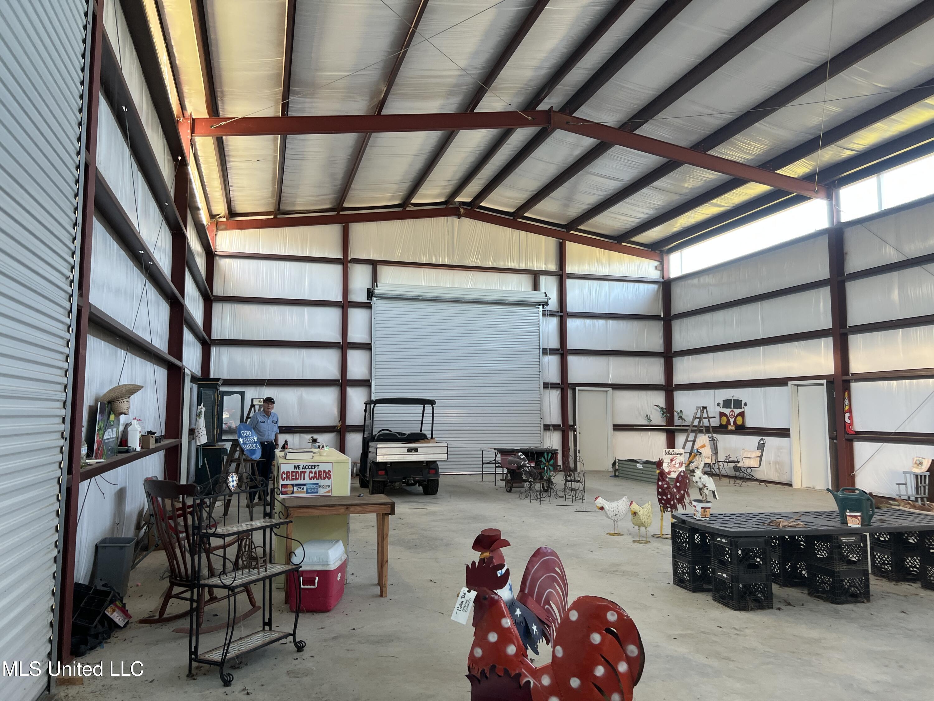 2066 S 569 Highway Property Photo 15