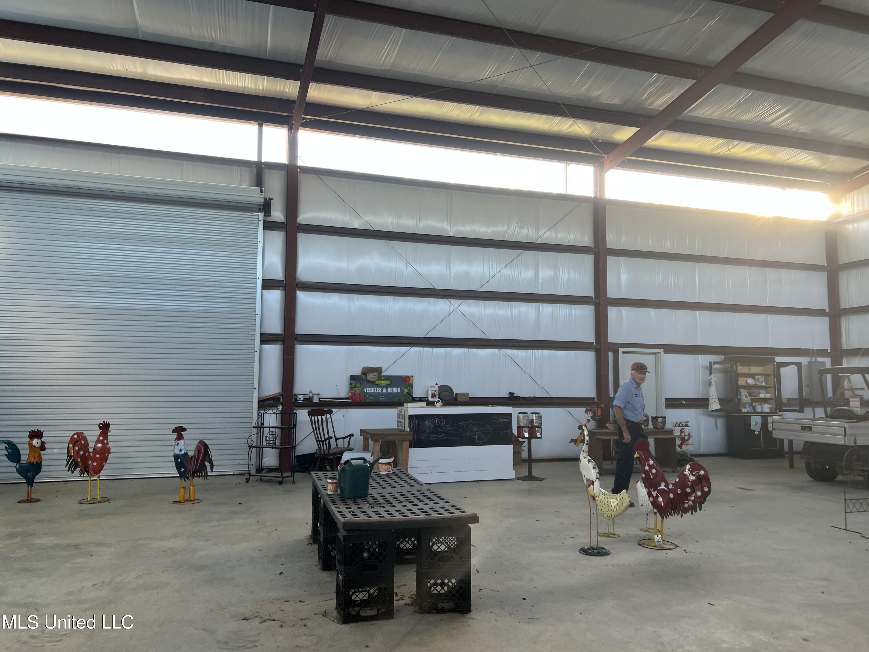 2066 S 569 Highway Property Photo 16