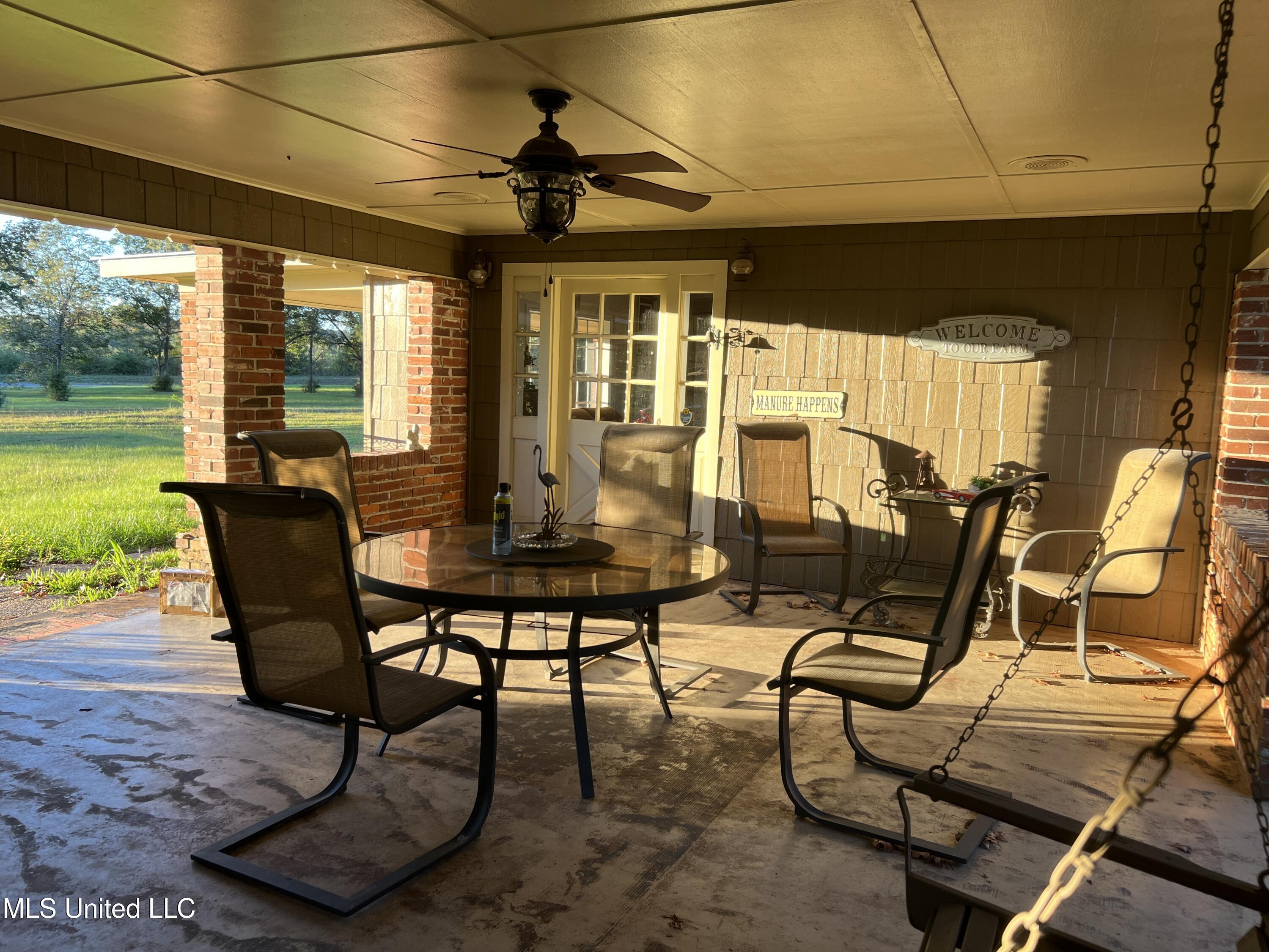 2066 S 569 Highway Property Photo 17