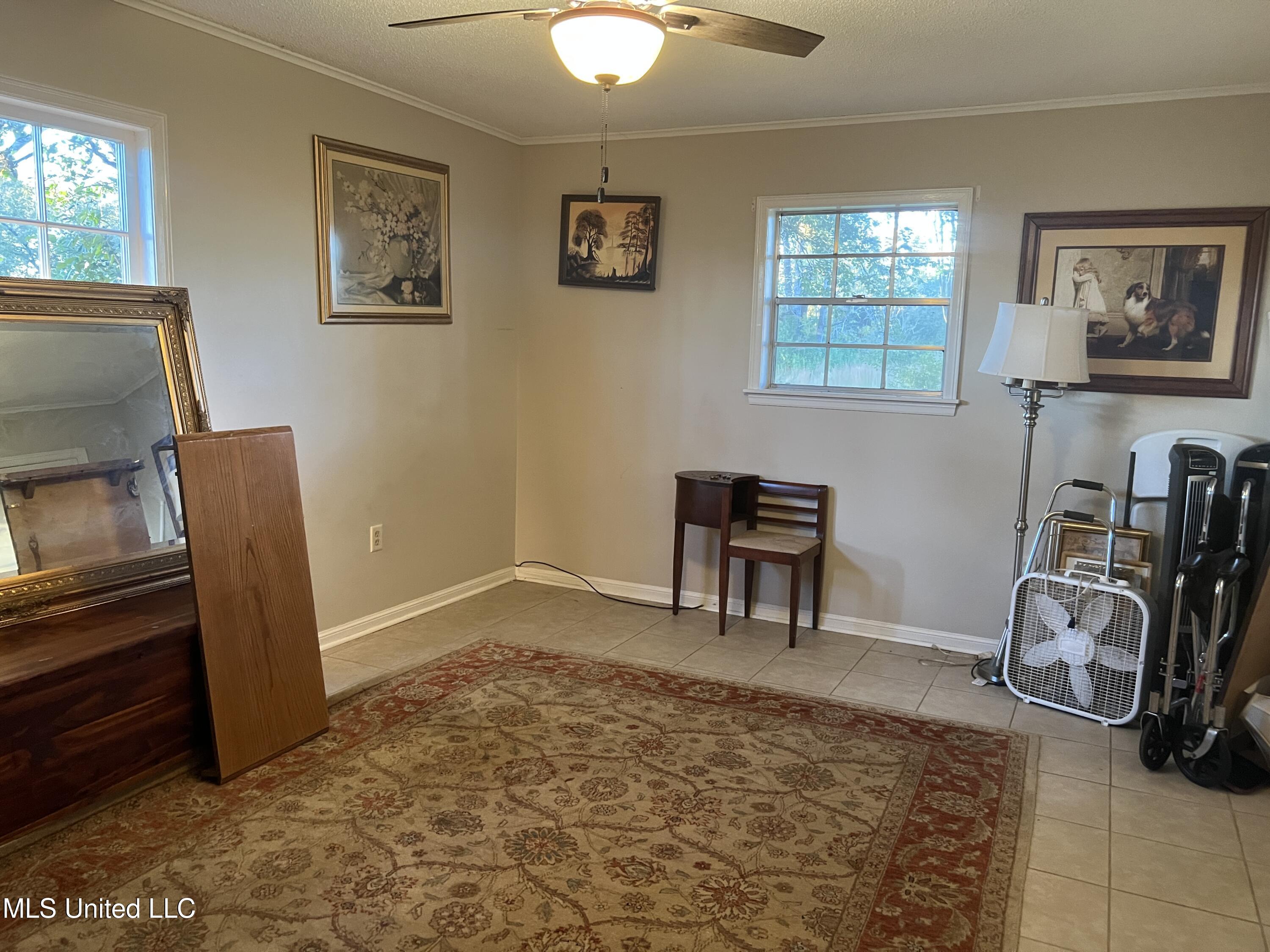 2066 S 569 Highway Property Photo 23
