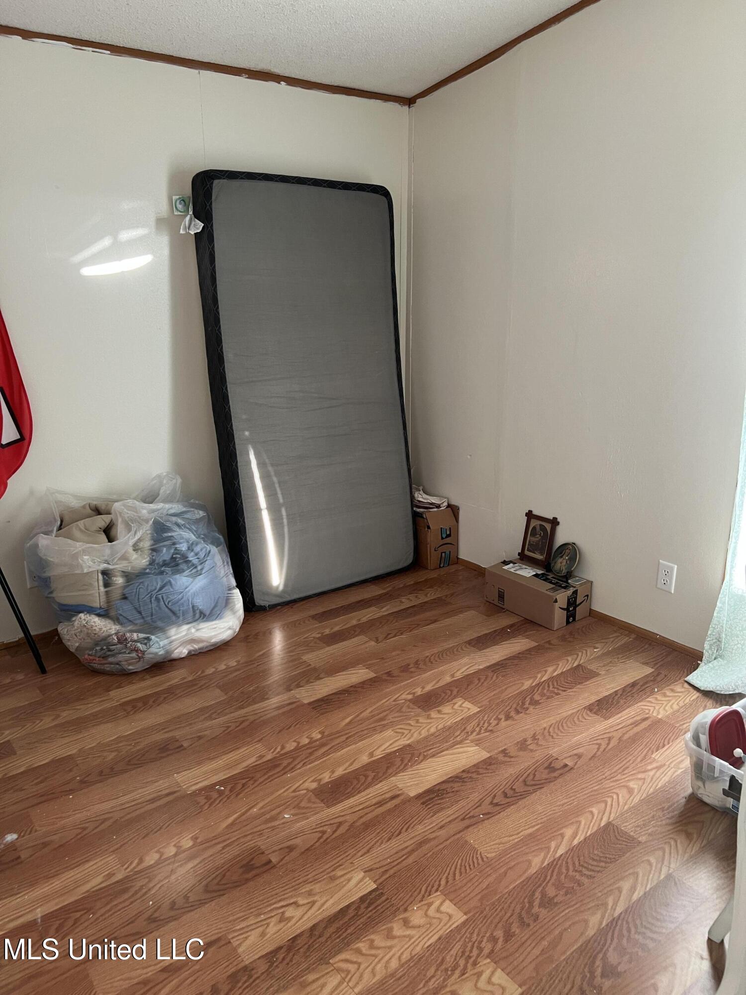 2066 S 569 Highway Property Photo 32