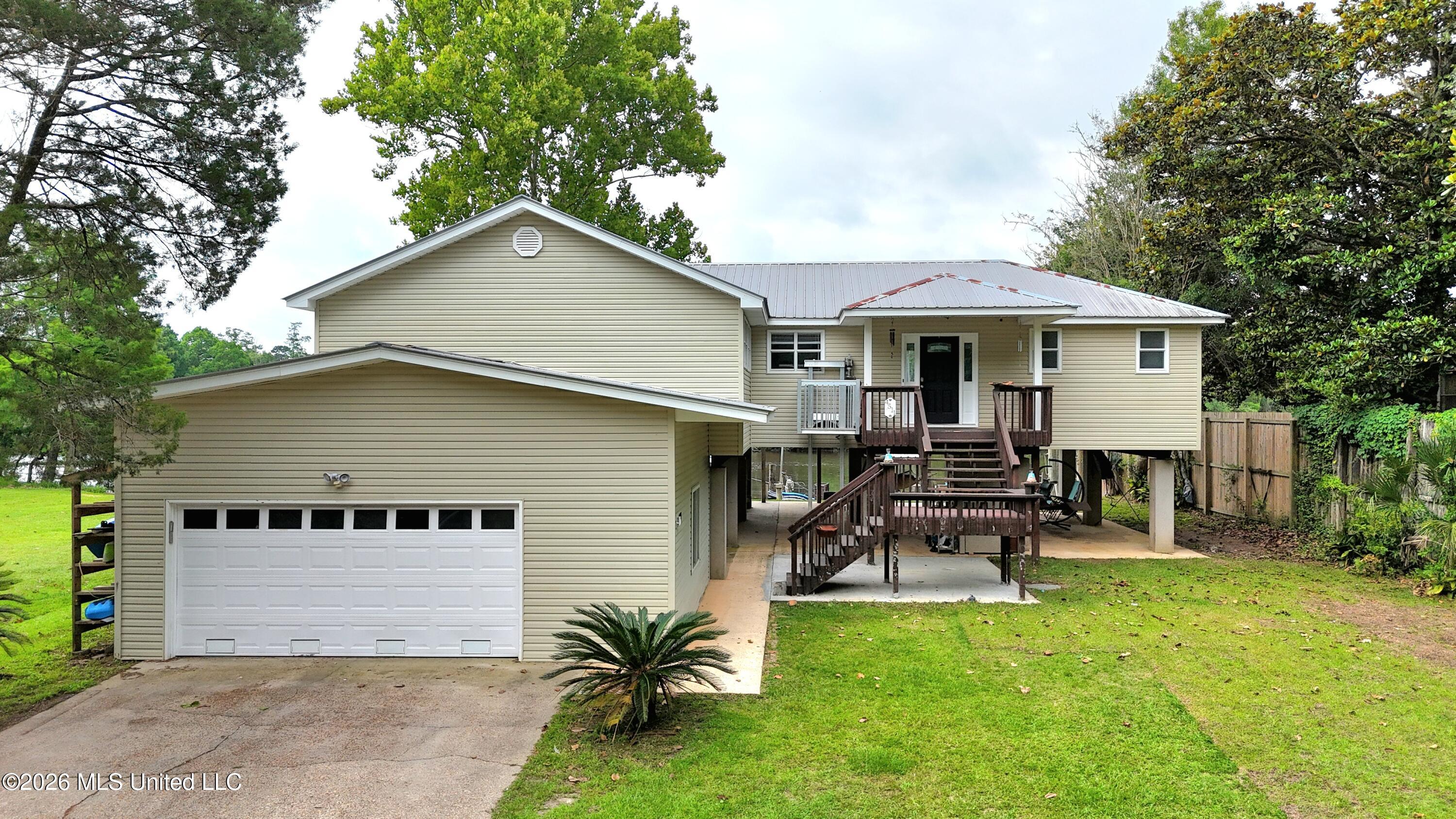 4511 Lynn Drive Property Photo 2