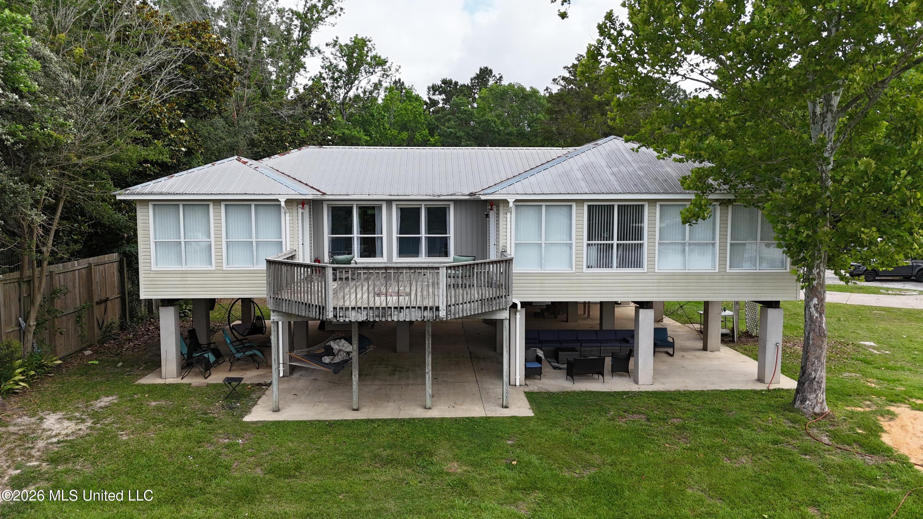 4511 Lynn Drive Property Photo 3