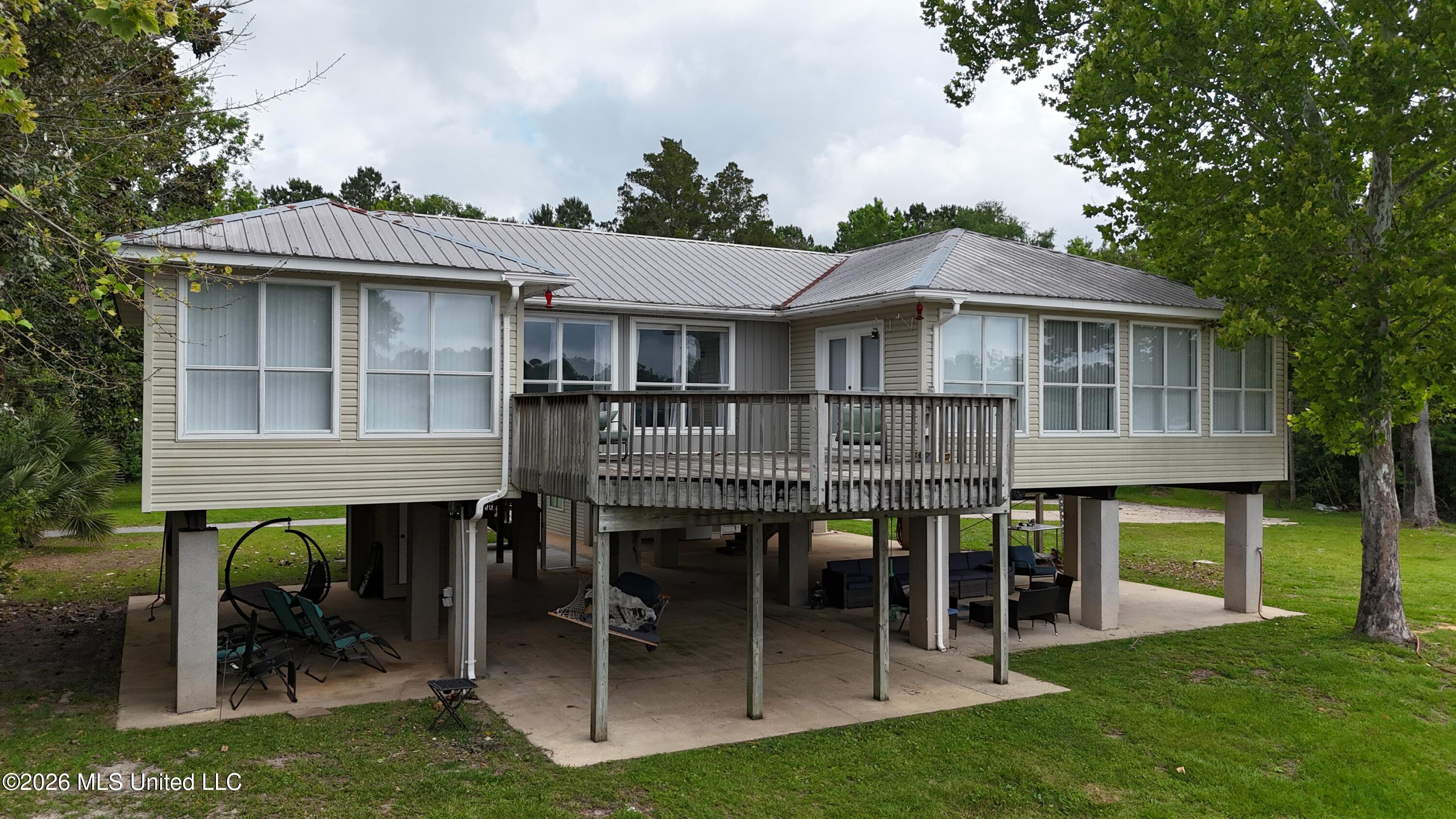 4511 Lynn Drive Property Photo 4
