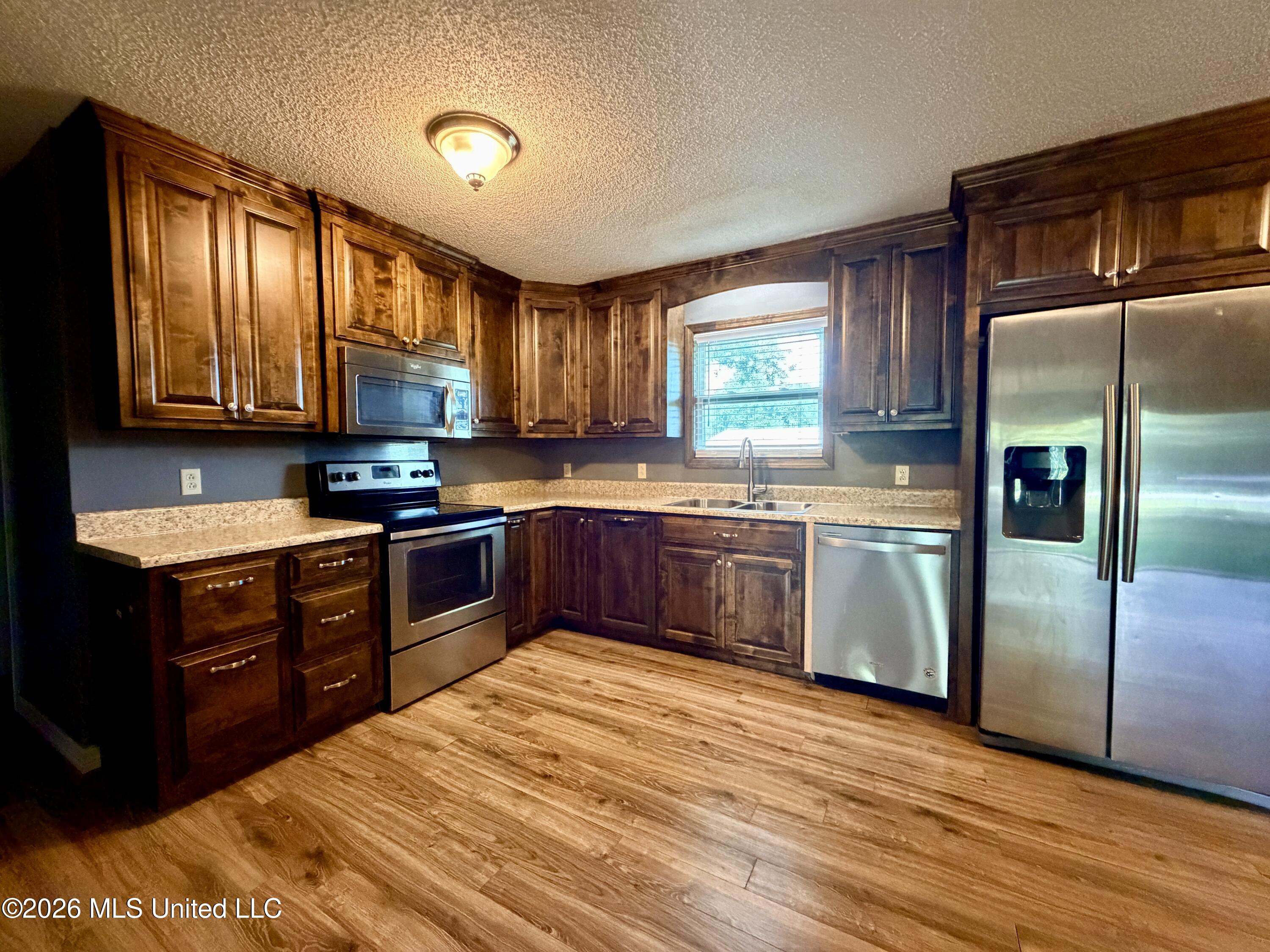 2269 River Road Property Photo 2