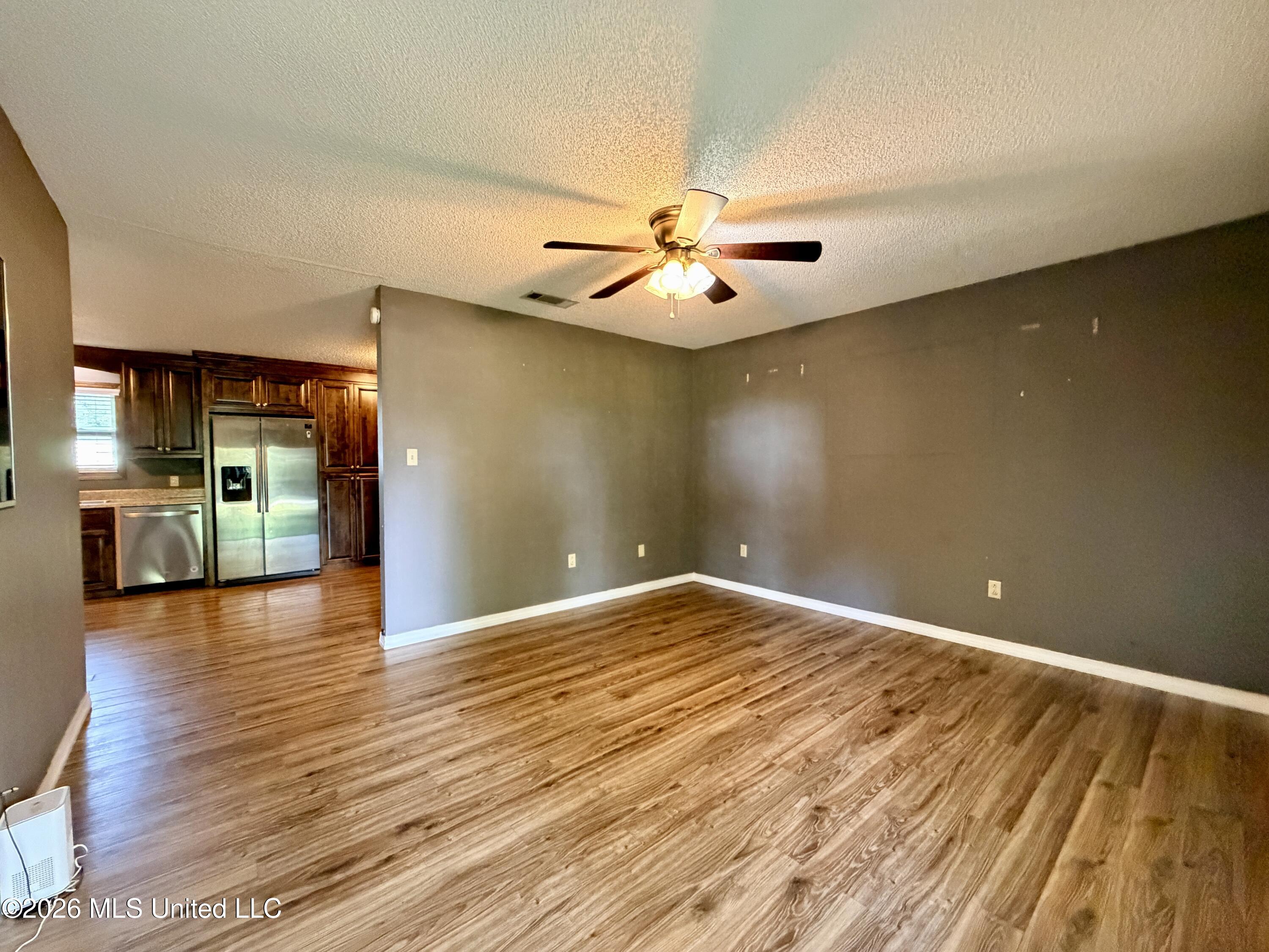 2269 River Road Property Photo 4