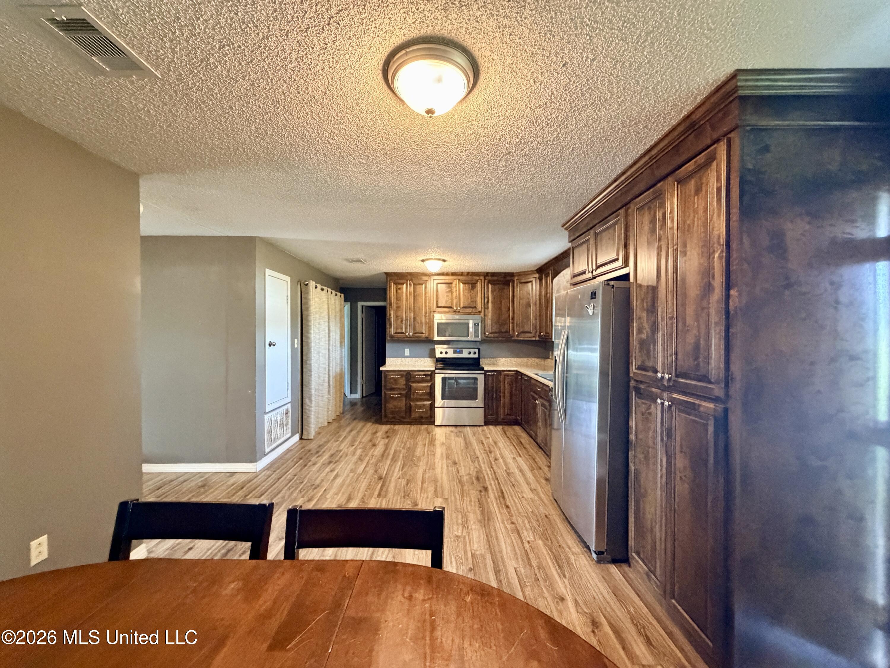 2269 River Road Property Photo 5