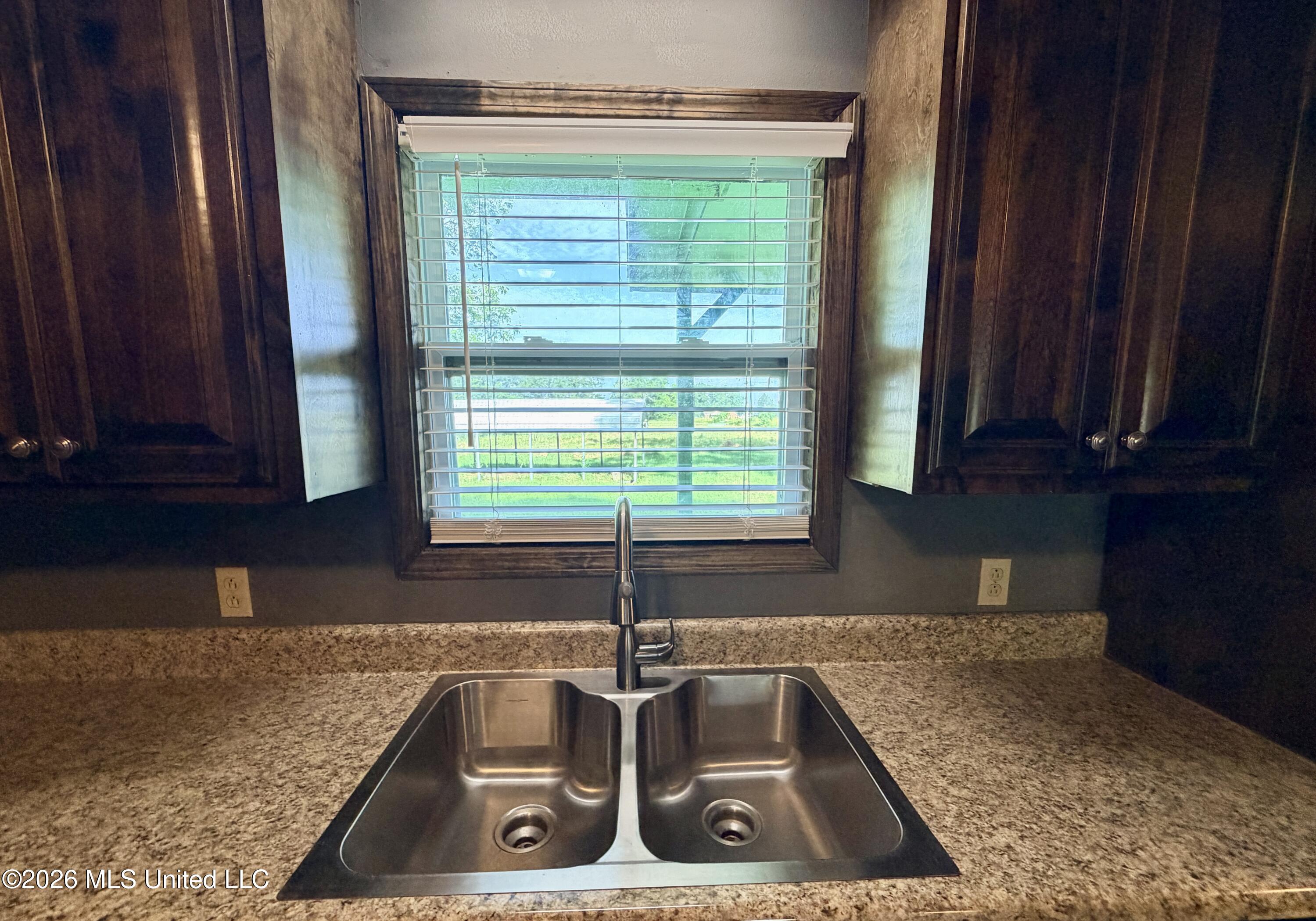 2269 River Road Property Photo 6