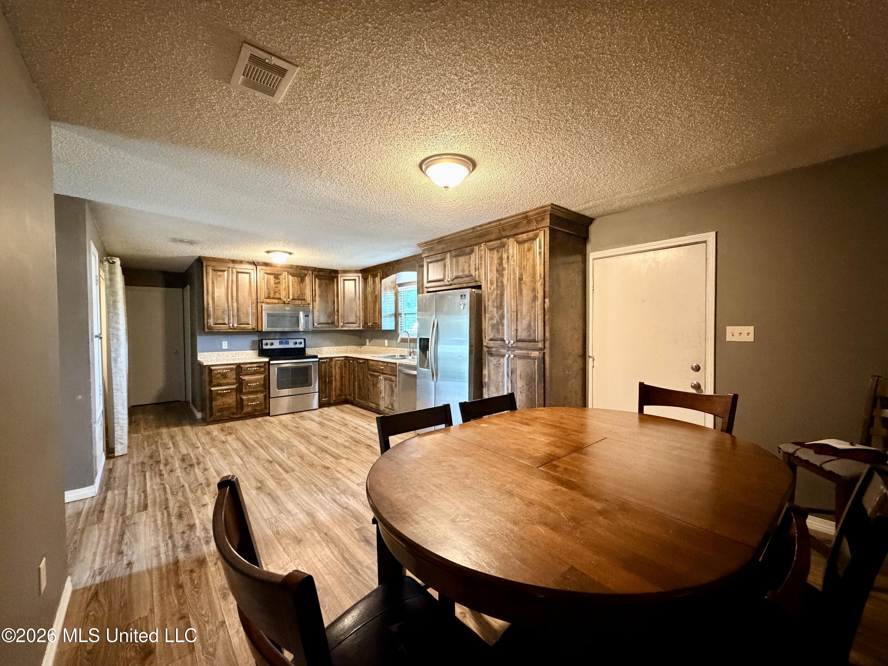 2269 River Road Property Photo 8