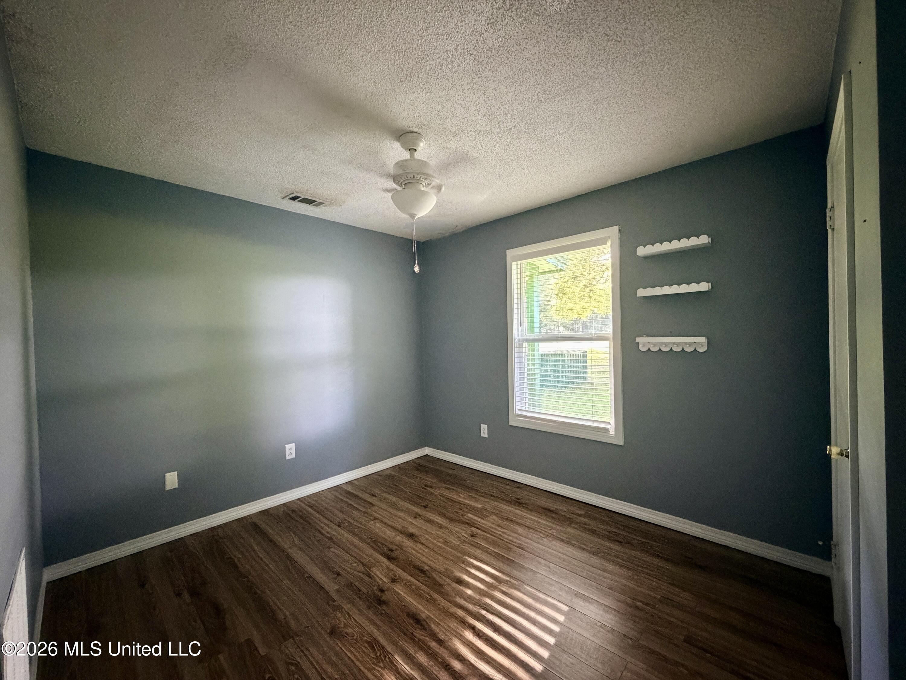 2269 River Road Property Photo 14