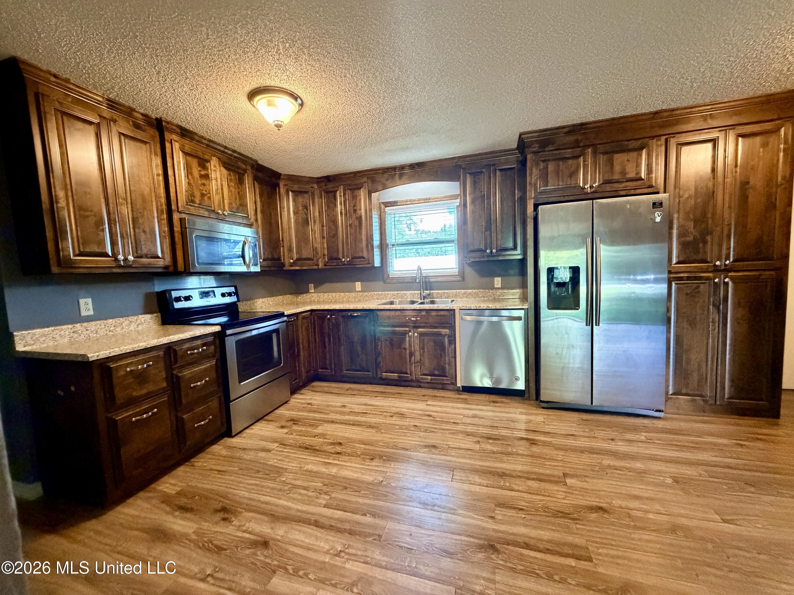 2269 River Road Property Photo 18