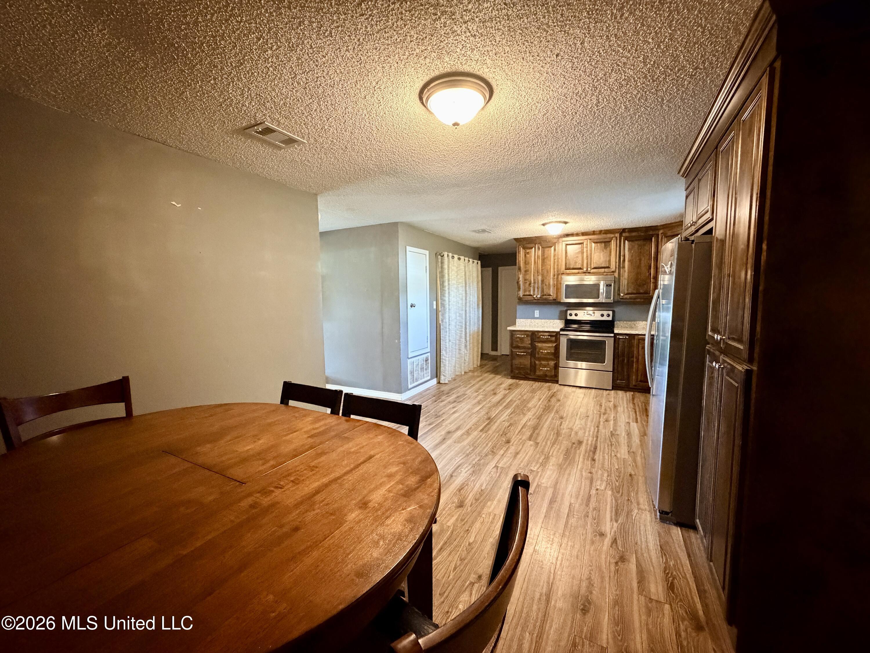2269 River Road Property Photo 19