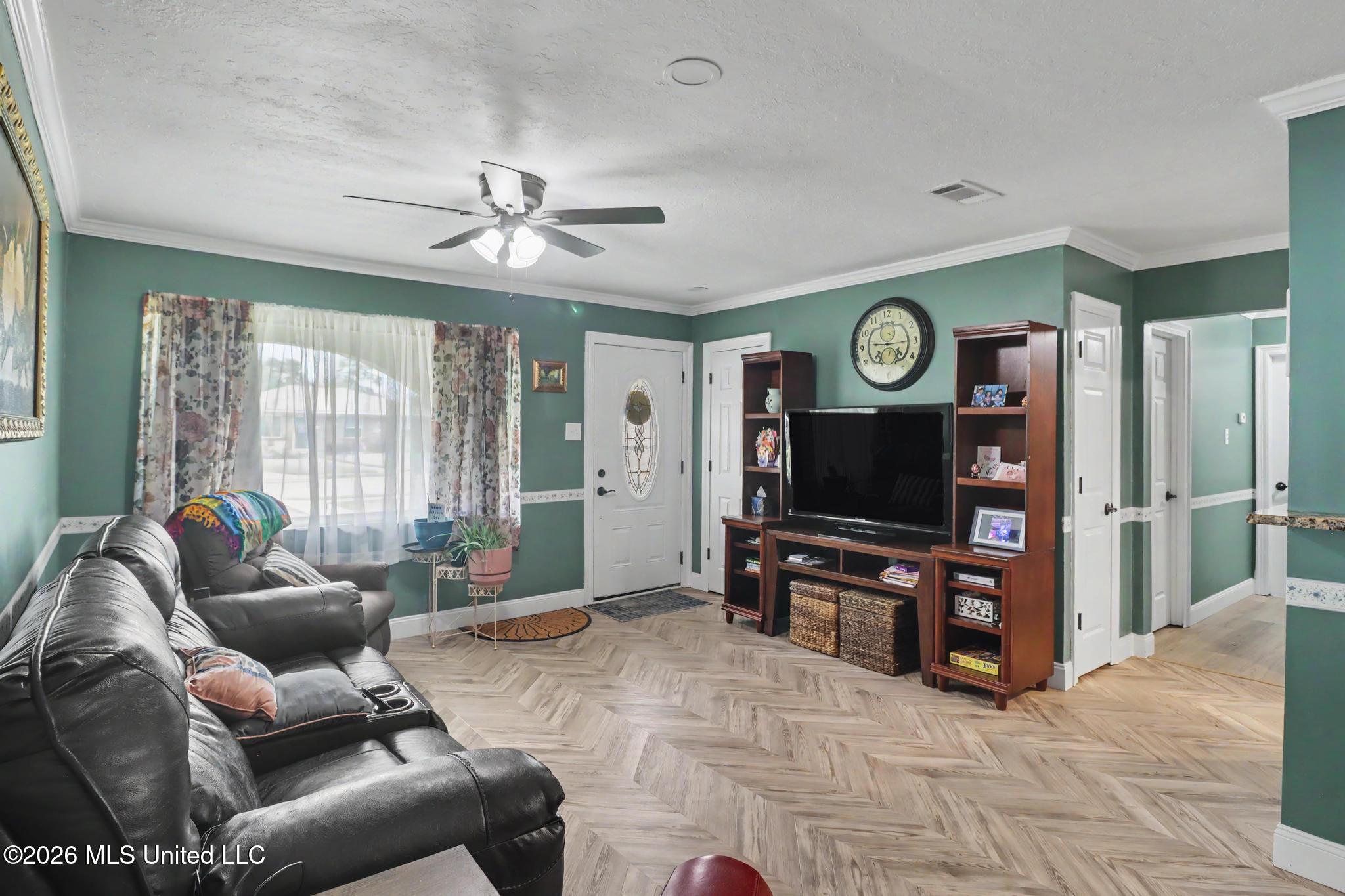 2219 Gregory Boulevard Property Photo 3