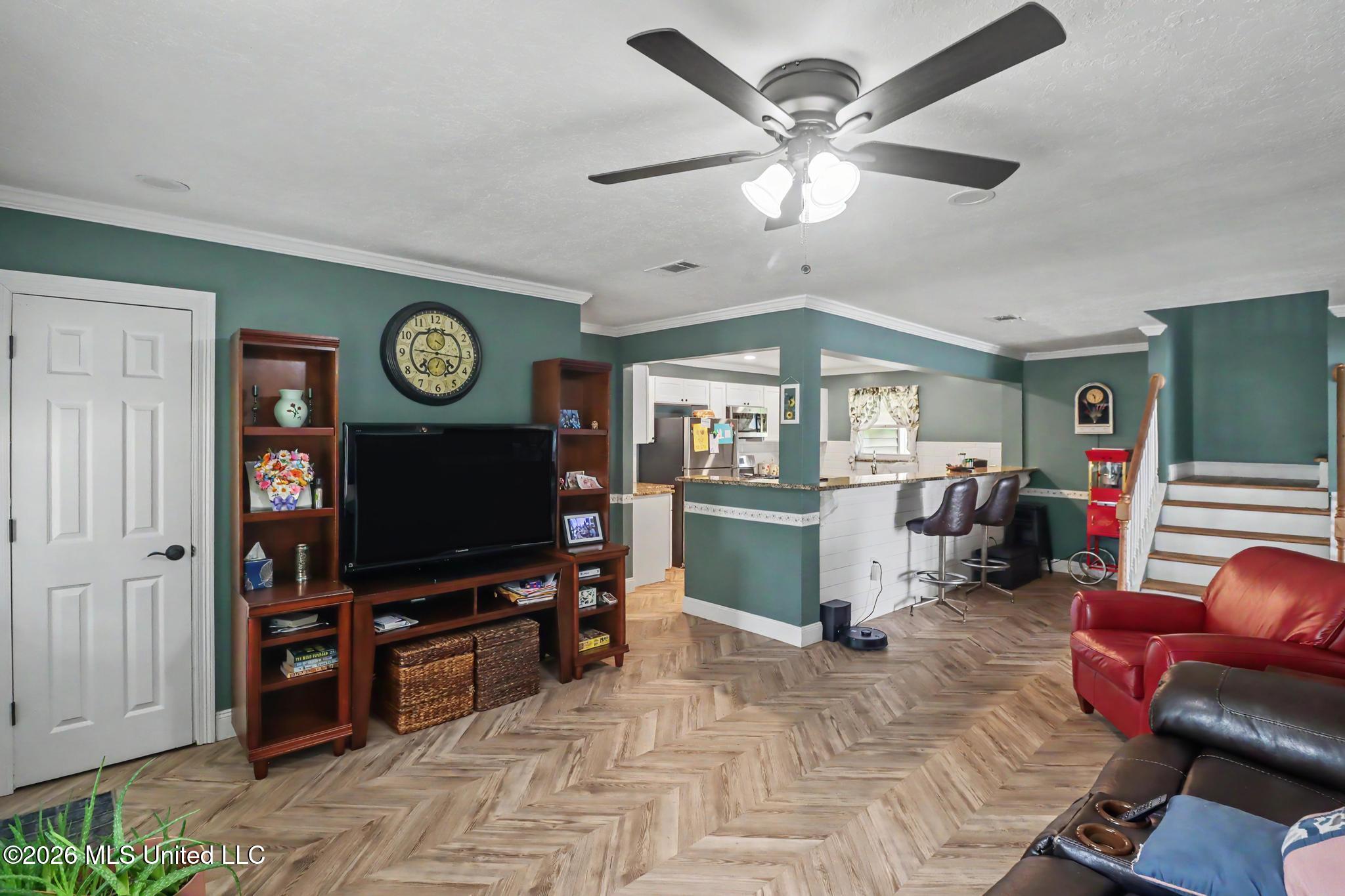2219 Gregory Boulevard Property Photo 4