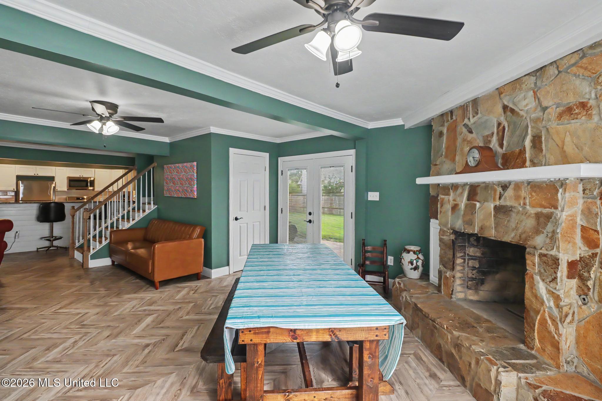 2219 Gregory Boulevard Property Photo 6