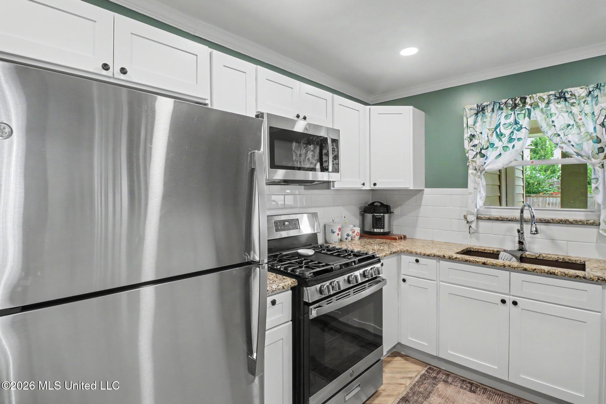 2219 Gregory Boulevard Property Photo 10