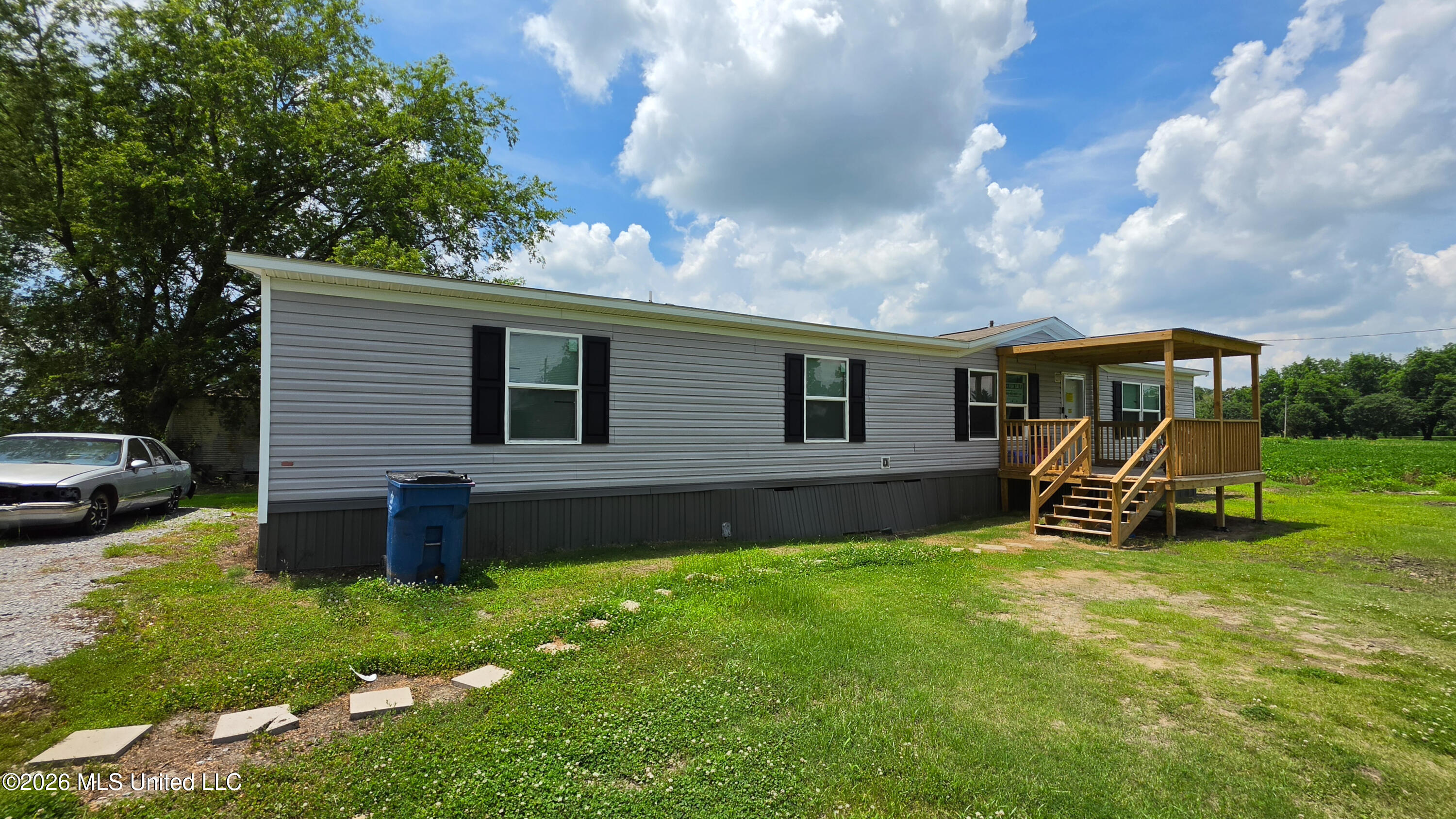 755 W Bobo Road