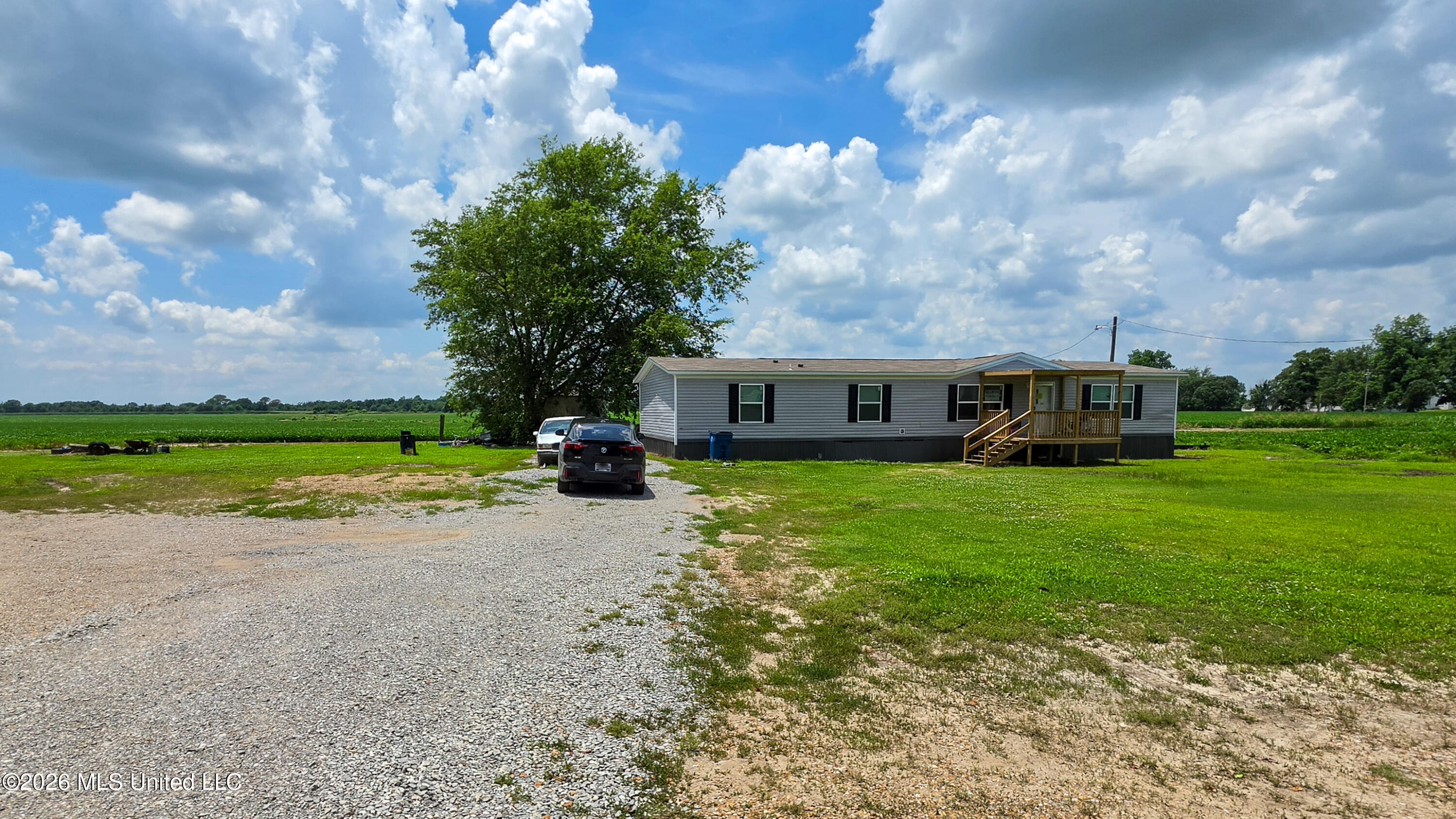 755 W Bobo Road Property Photo 2
