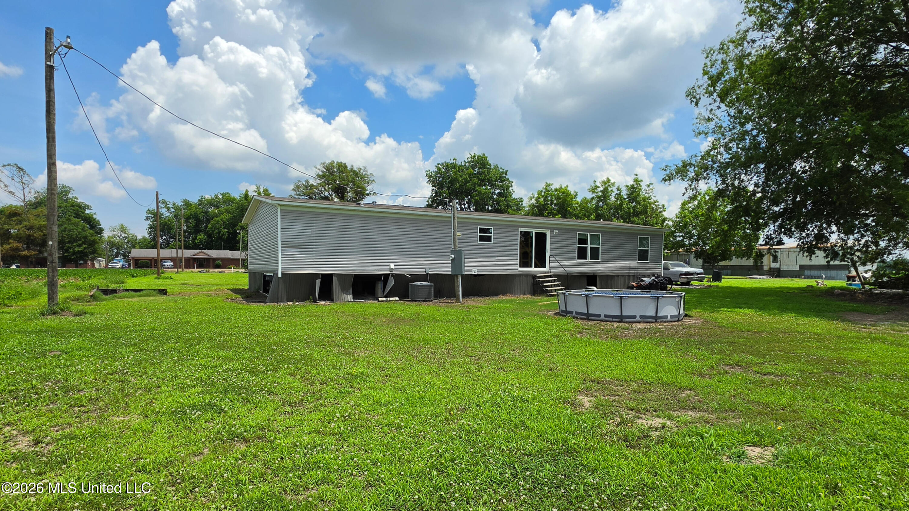 755 W Bobo Road Property Photo 3