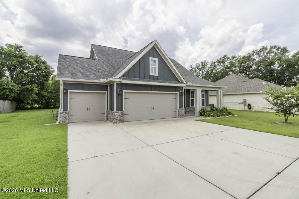 16982 W Landon Green Drive Property Photo 1
