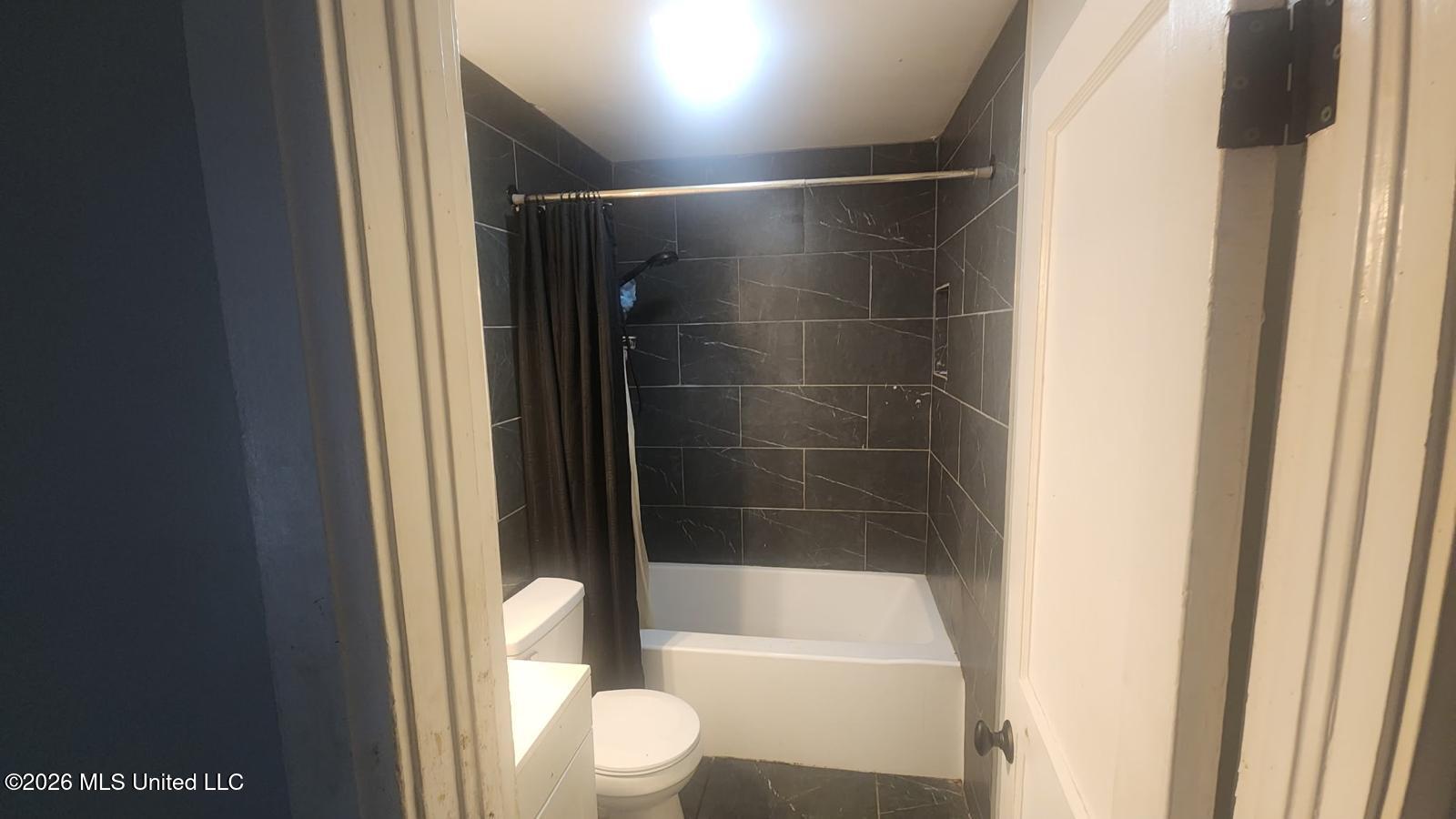 1681 Vine Street Property Photo 6