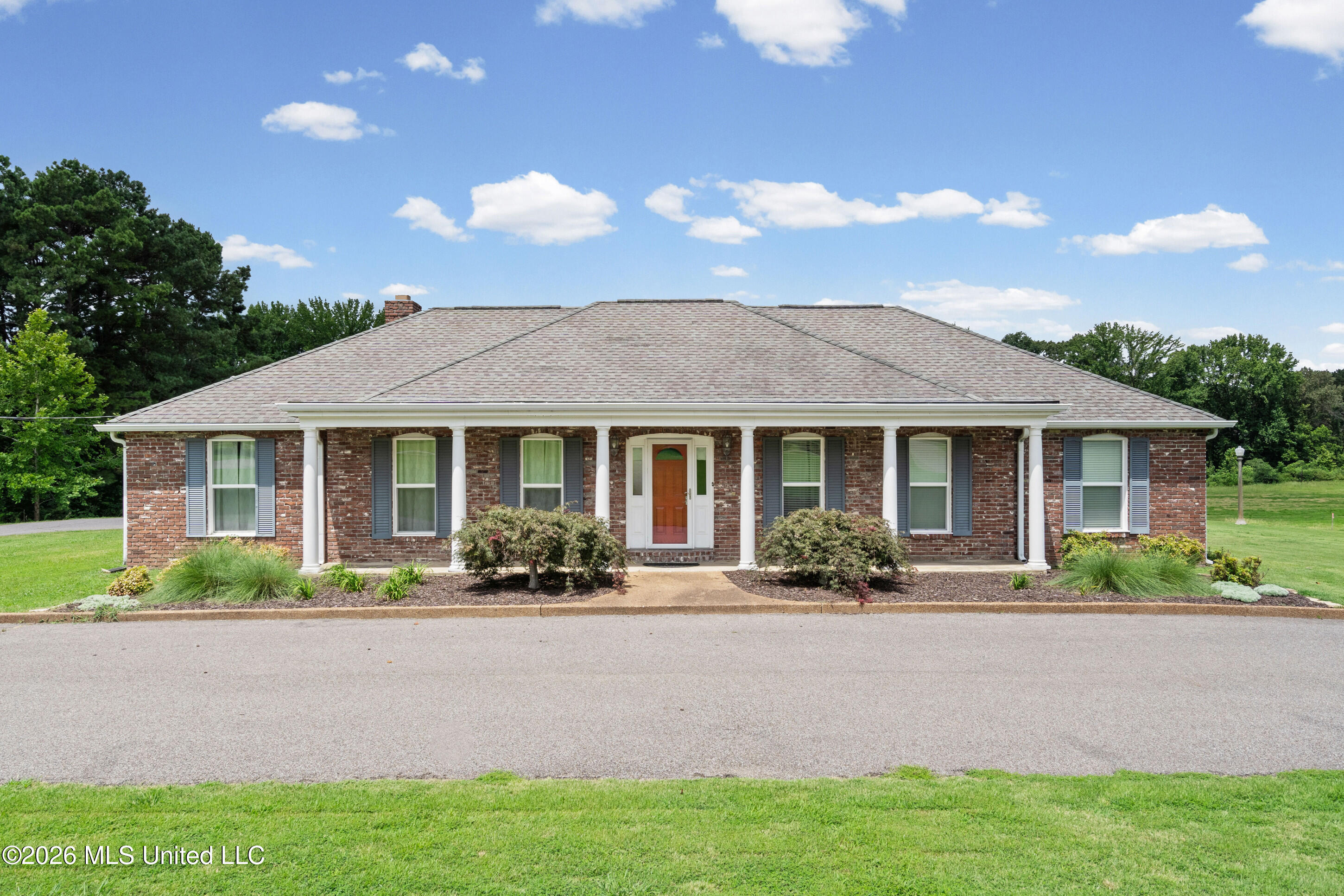 123 S Malone Road Property Photo 1